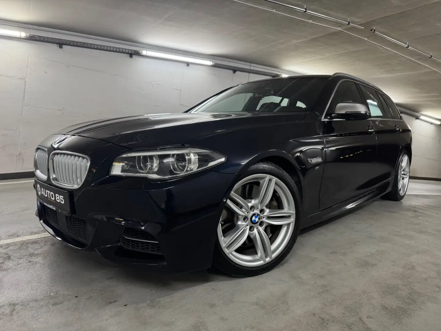 BMW 550 BMW M550d xDrive|M-Sportpaket|Webasto|1.Hand|LED Schwarz - 1