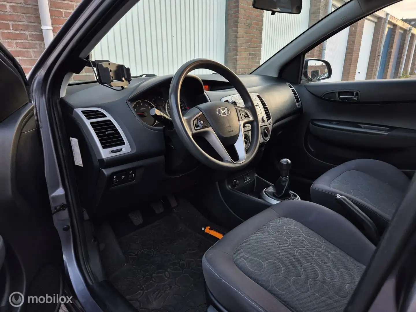 Hyundai i20 1.2i DynamicVersion / 5-Deurs / Dealeronderhouden/ Grijs - 2