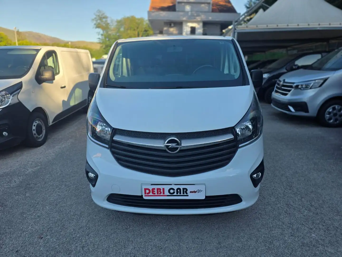 Renault Trafic PASSO LUNGO VIVARO Blanc - 2