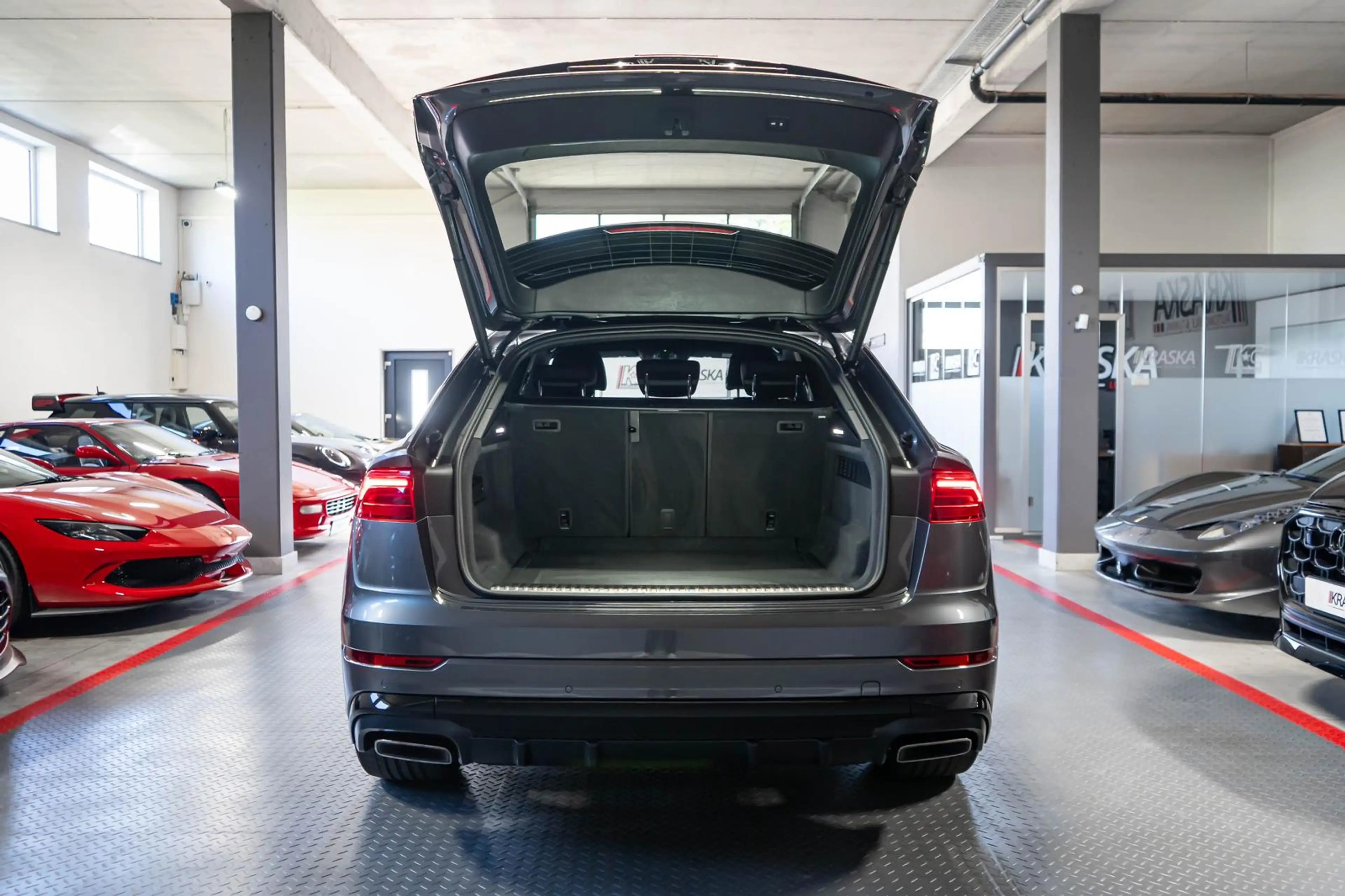 Audi Q8 3.0 V6 TDI quattro MATRIX SHZ RFK S-LINE — photo 9