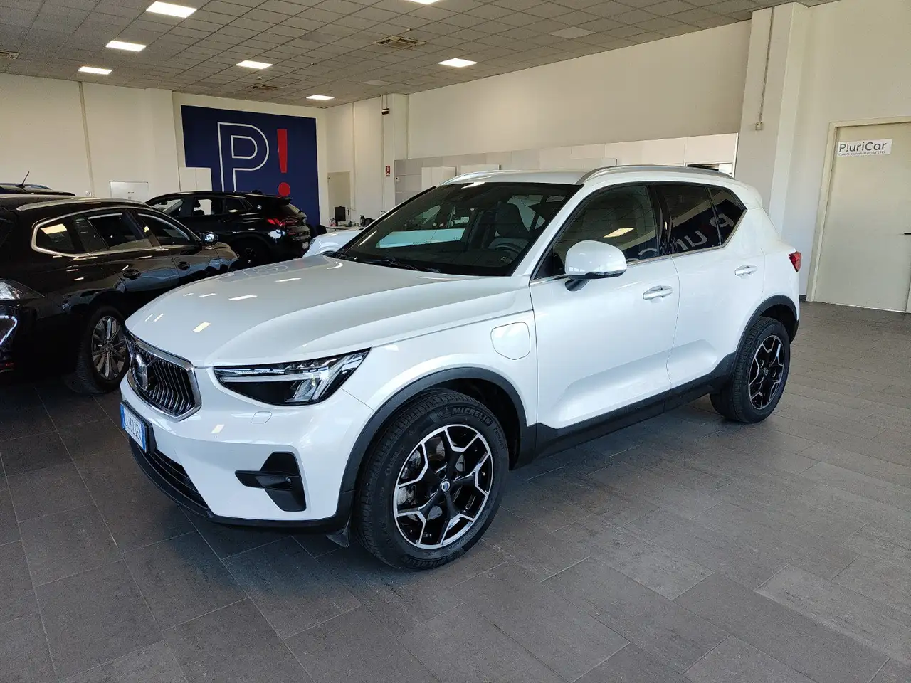 Volvo XC40 T4 Recharge Plug-in Hybrid Navi Fari LED Cerchi18