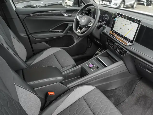 Volkswagen Tiguan view 8