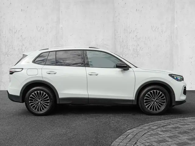 Volkswagen Tiguan view 5