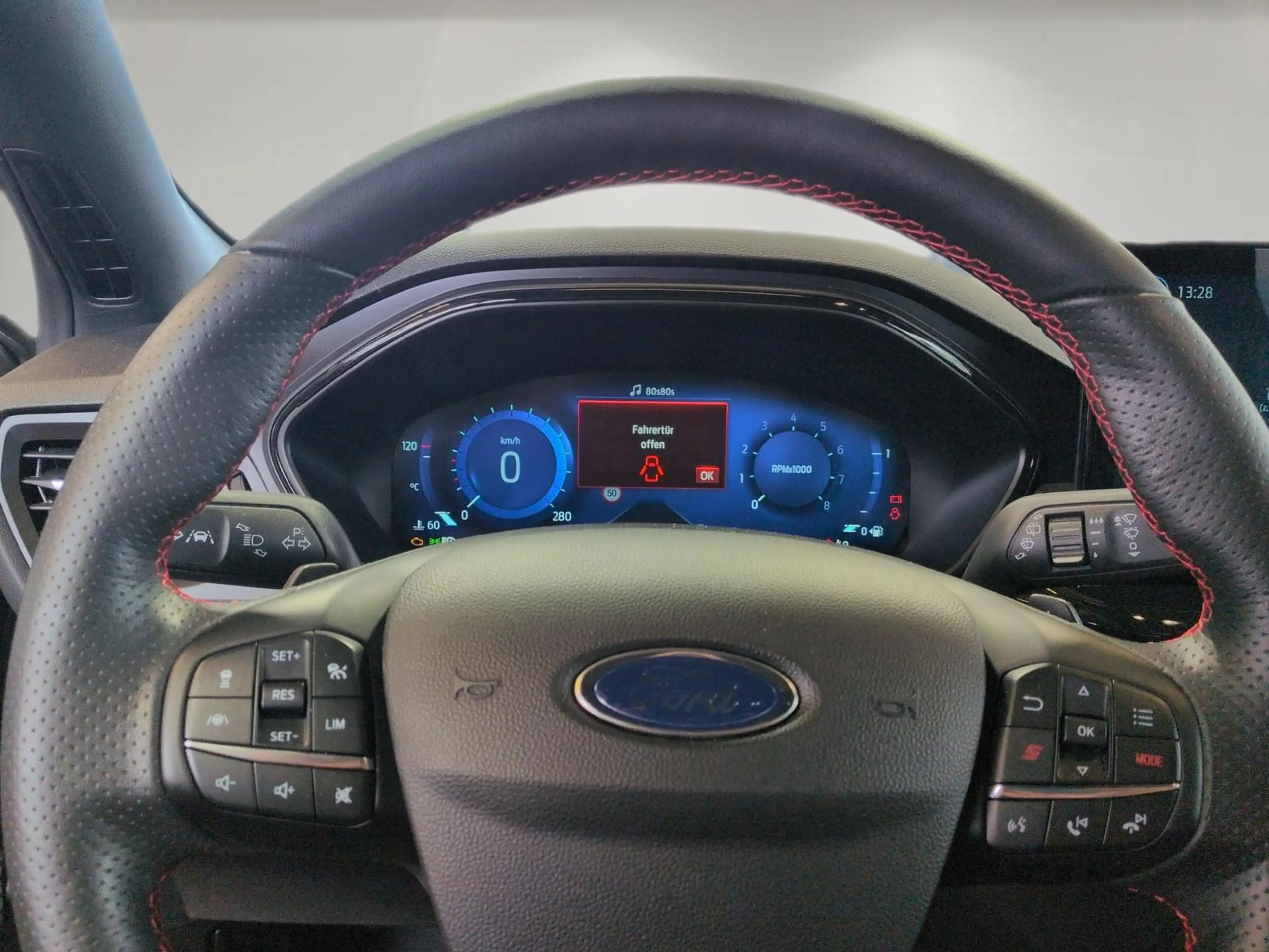 Ford Focus ST-X 2.3L /Body-Styling-Paket/ Farbdisplay — photo 8