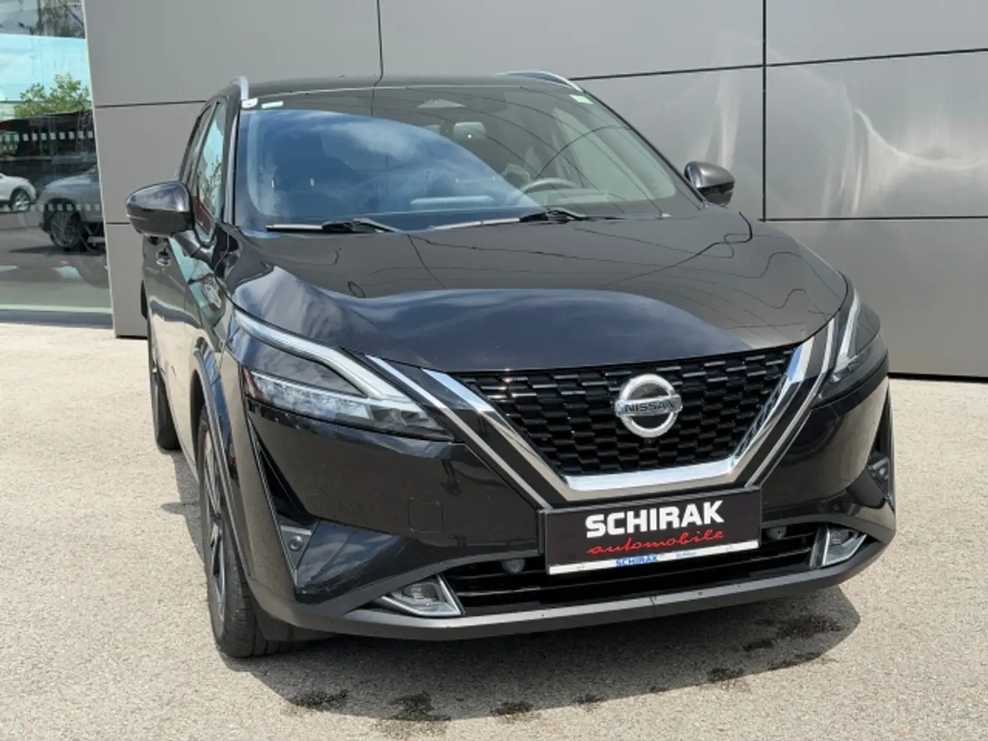 Nissan Qashqai 1,3 DIG-T MHEV Tekna+ Aut. Schwarz - 2