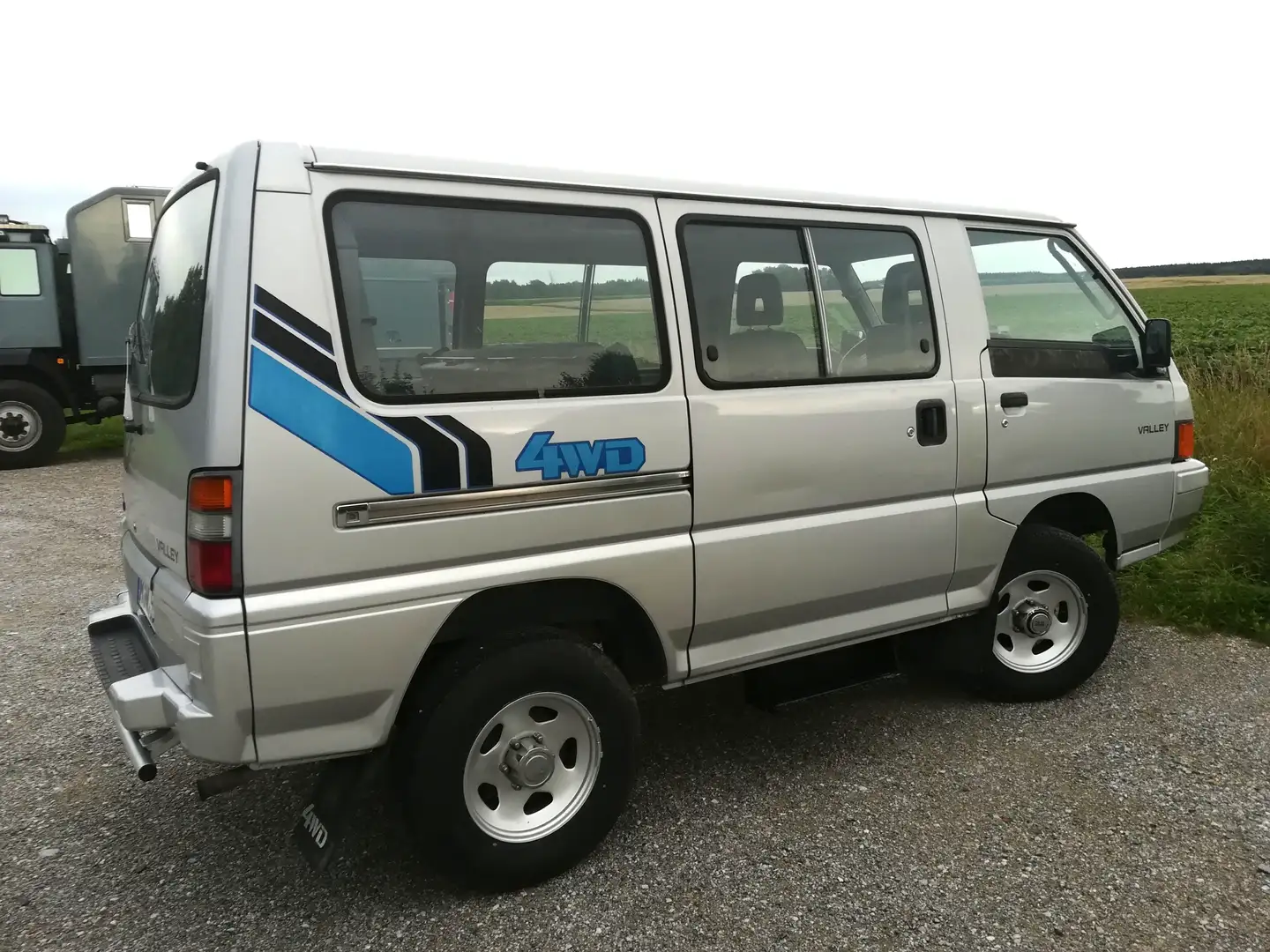 Mitsubishi L300 4x4 "Valley" 1988, Argent - 2