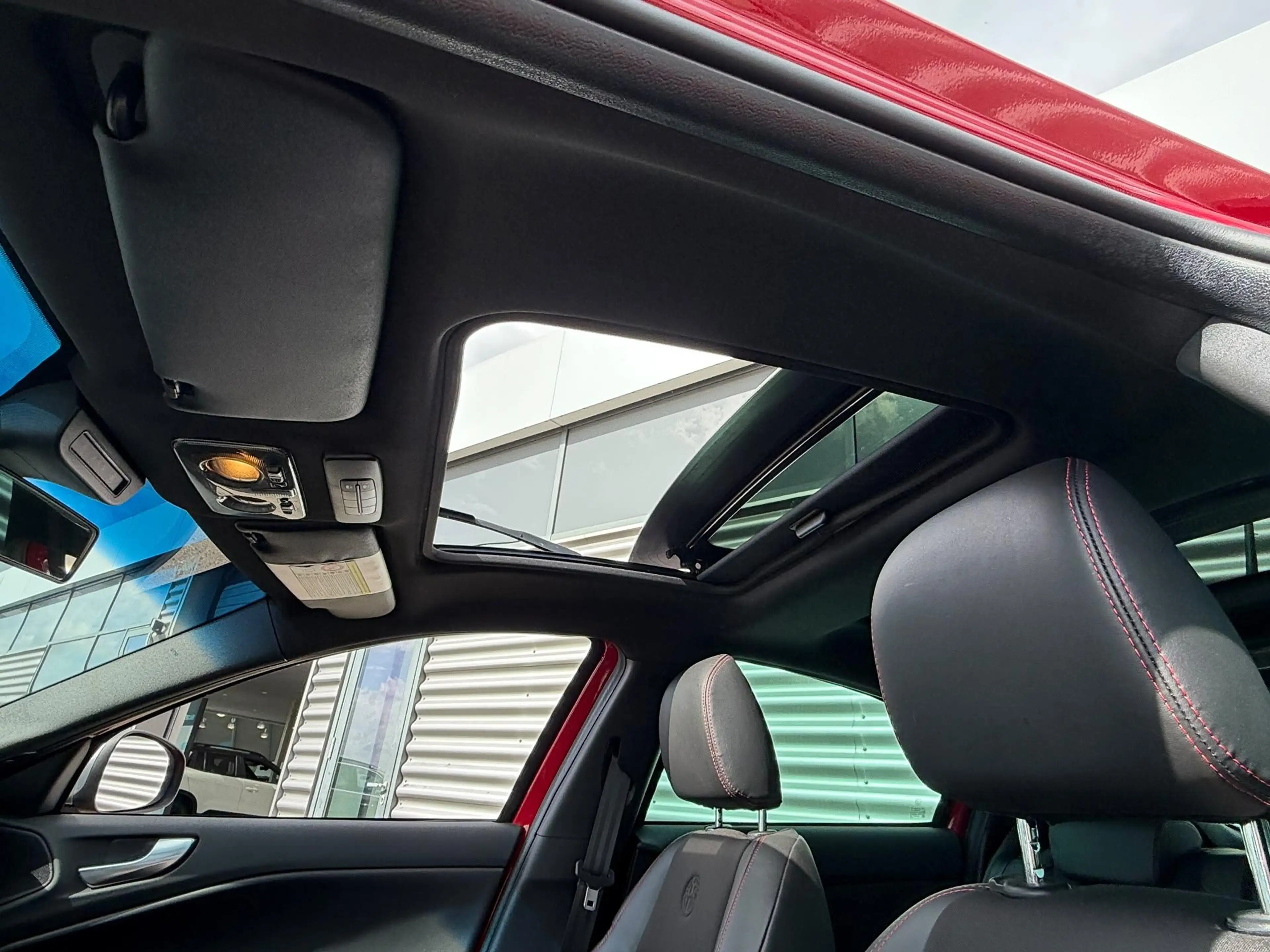 Alfa Romeo Giulietta 1.7 TBi Quadrifoglio Verde | Schuif kantel dak | C — photo 14