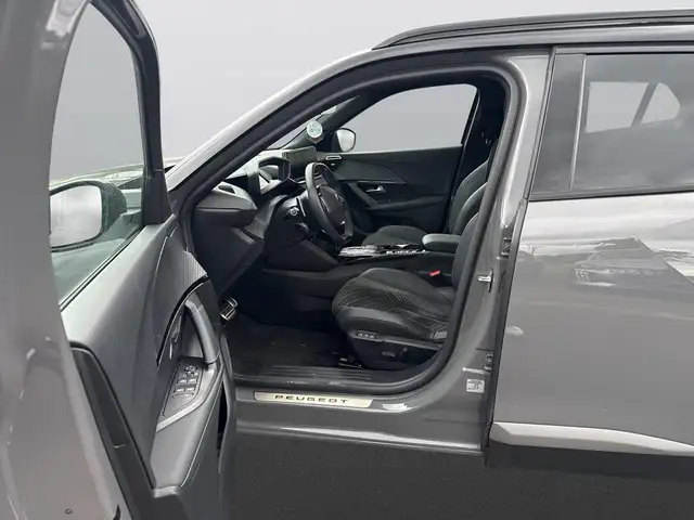 Peugeot 2008 view 12