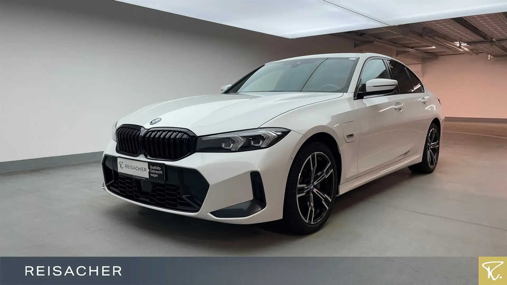 BMW 330 e A Lim M-Sport,DrA,ParkAss,LiveCockpitProf Weiß - 1