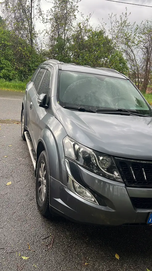 Mahindra XUV500 vendi la maccina mahindra anno 2018 - 1