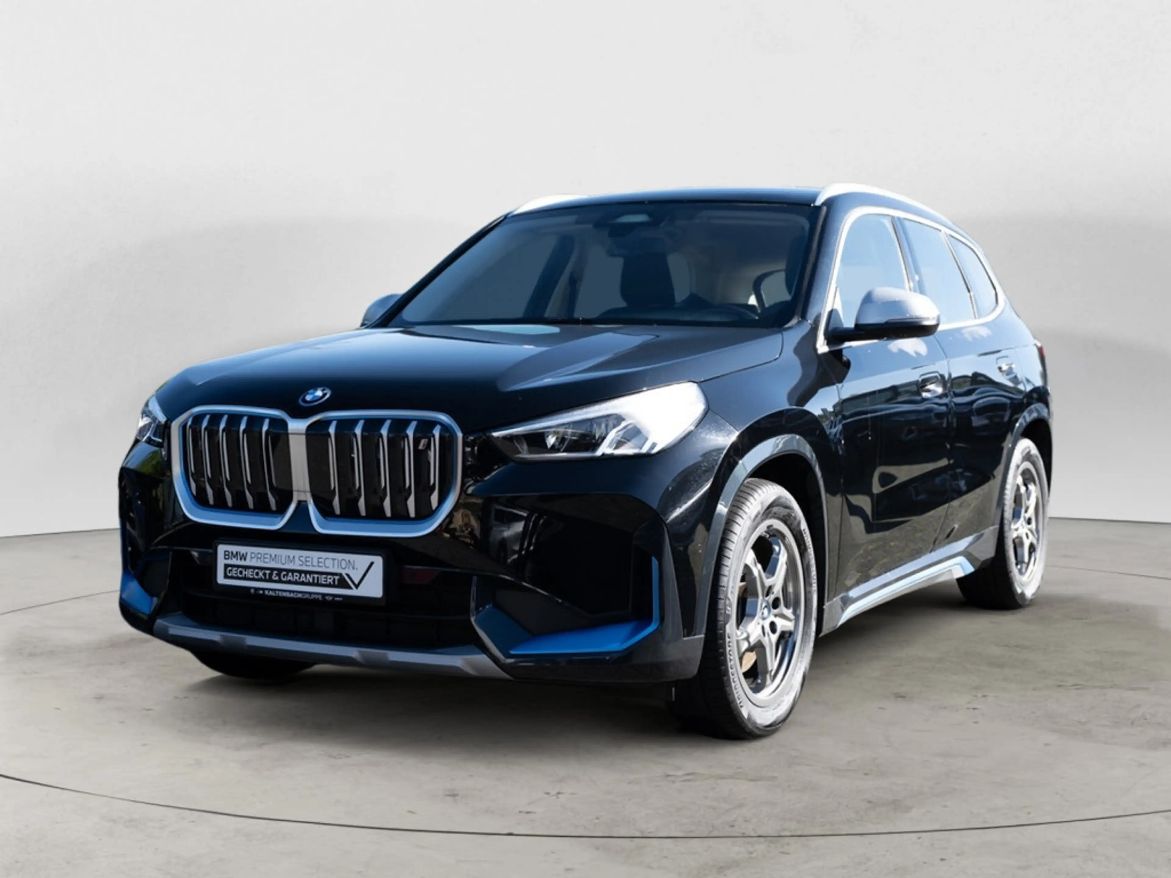 BMW X1 xDrive30 xLine AHK LED NAVI KAMERA SHZ PDC — photo 2
