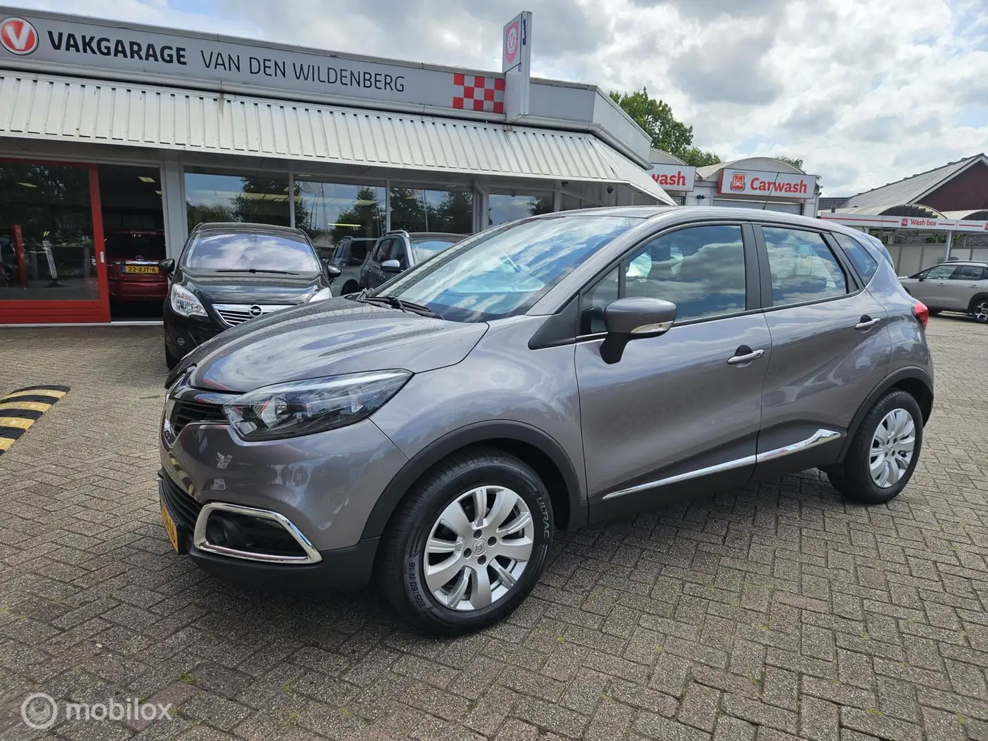 Renault Captur 0.9 TCe Expression Grau - 2