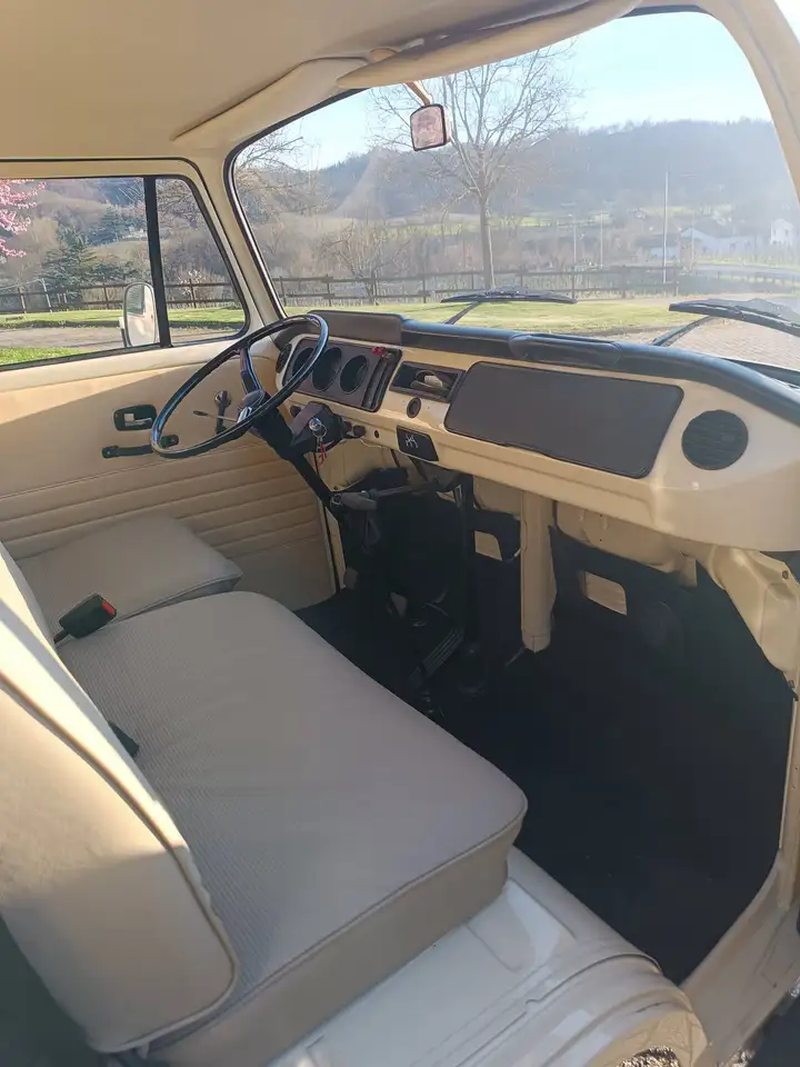 Volkswagen T2 bus 9 posti, foto 7