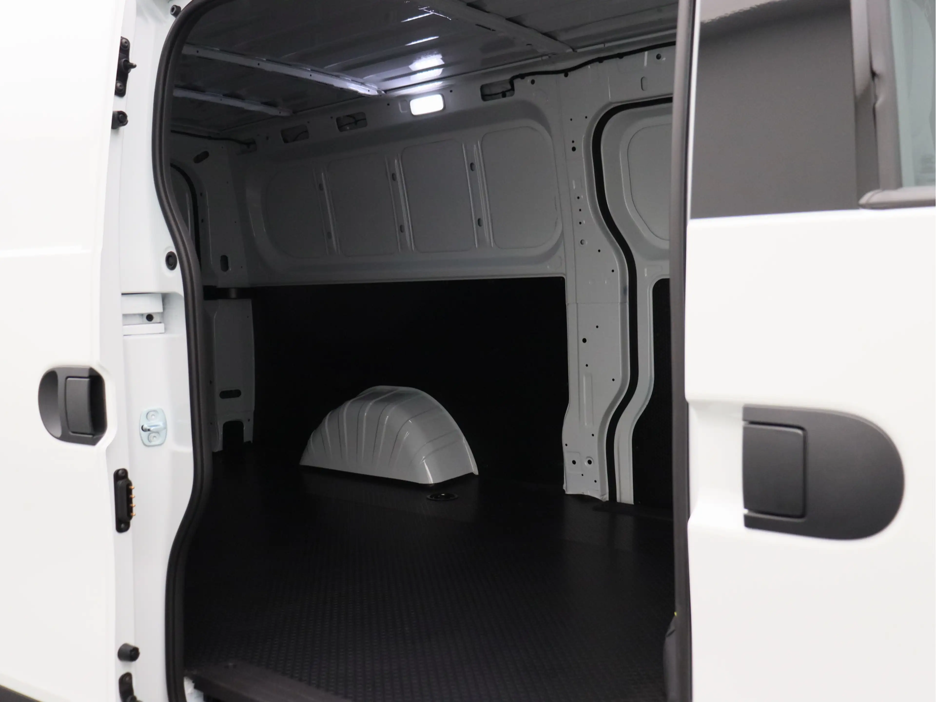 Maxus eDeliver 5 | L2H1 64 kWh | Nieuwste model |uit voorraad lever — photo 14