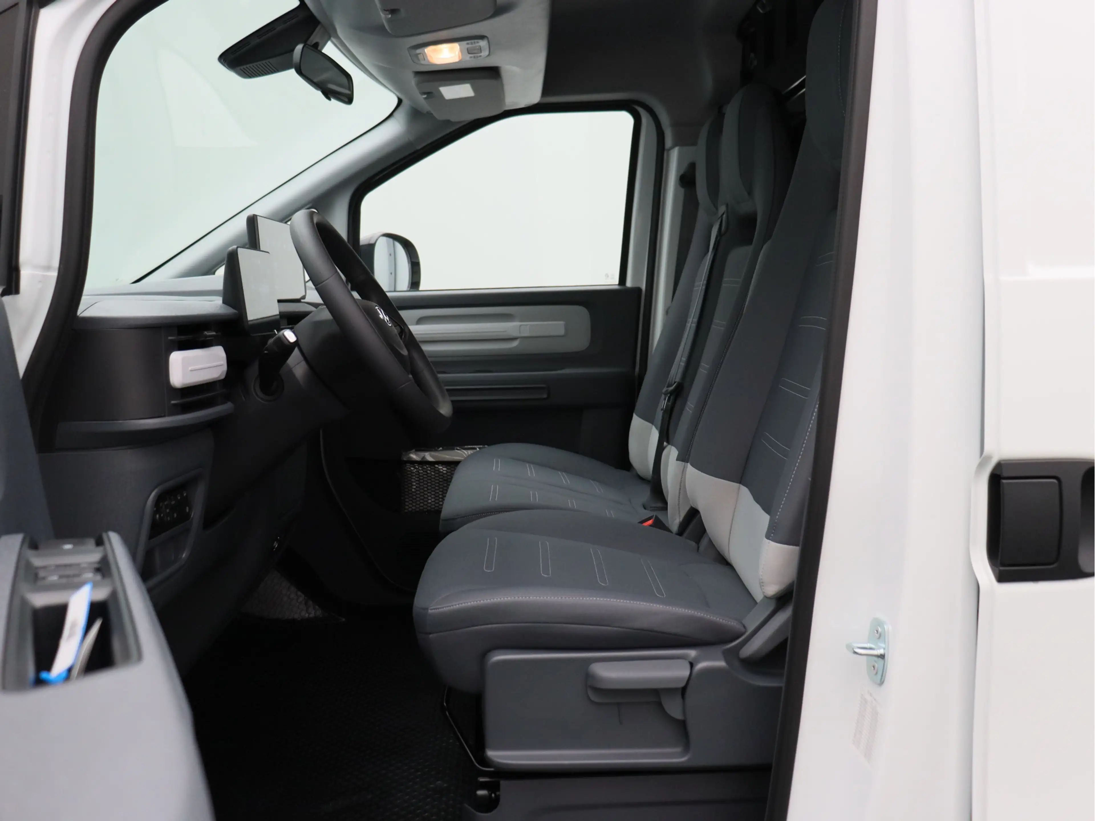 Maxus eDeliver 5 | L2H1 64 kWh | Nieuwste model |uit voorraad lever — photo 12