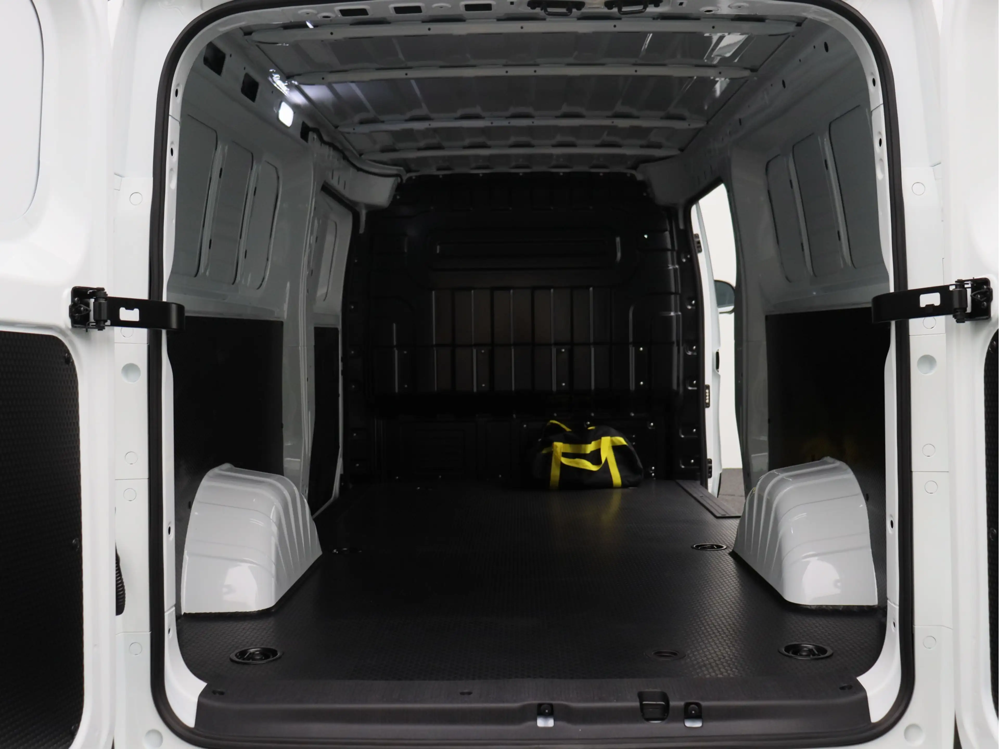 Maxus eDeliver 5 | L2H1 64 kWh | Nieuwste model |uit voorraad lever — photo 15