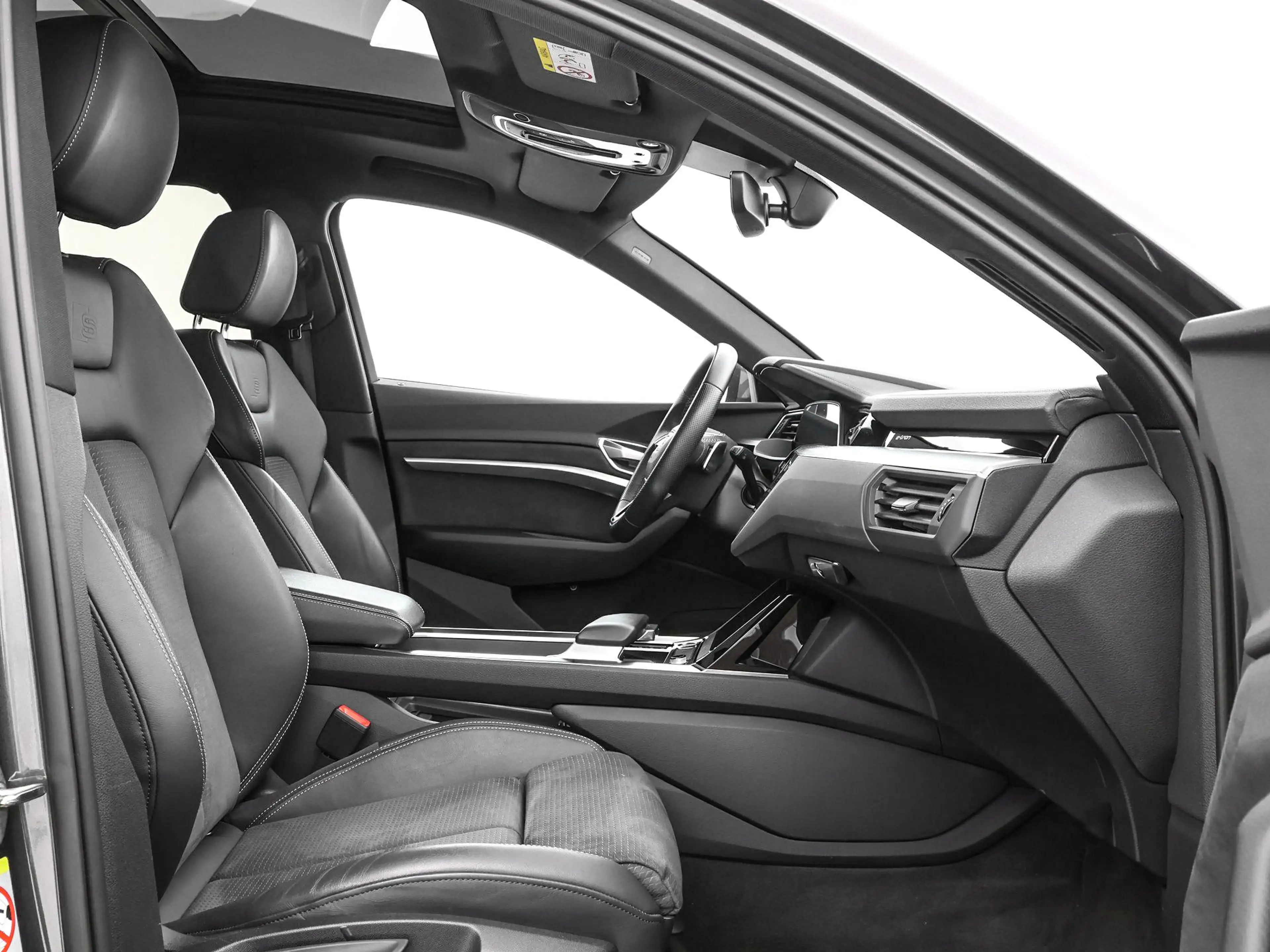 Audi e-tron 55 408pk Quattro S edition 95 kWh · SOH 97% · Pano — photo 6