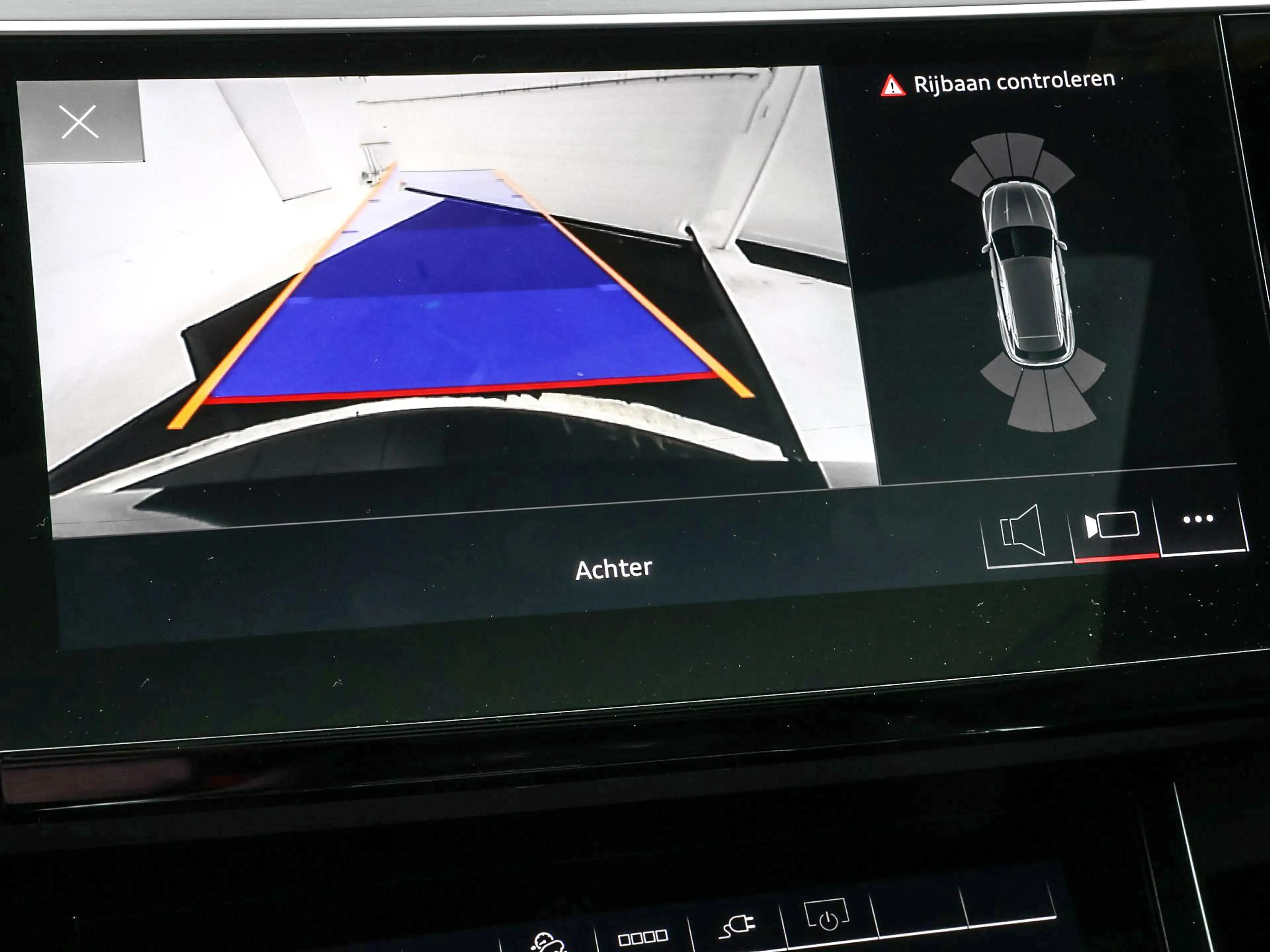 Audi e-tron 55 408pk Quattro S edition 95 kWh · SOH 97% · Pano — photo 11