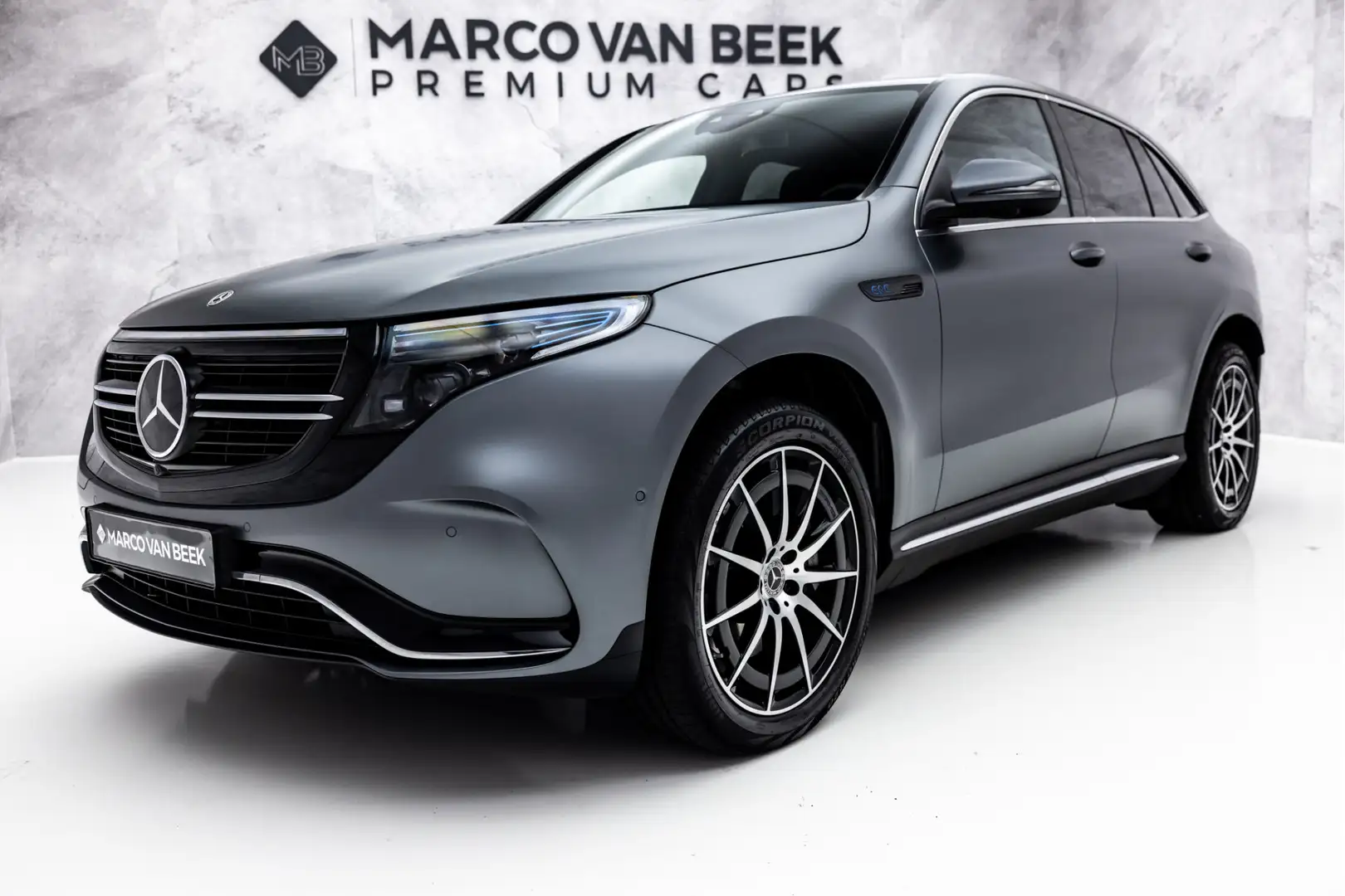 Mercedes-Benz EQC 400 4MATIC AMG Line 80 kWh | Massage | Magno | Distron Grau - 1