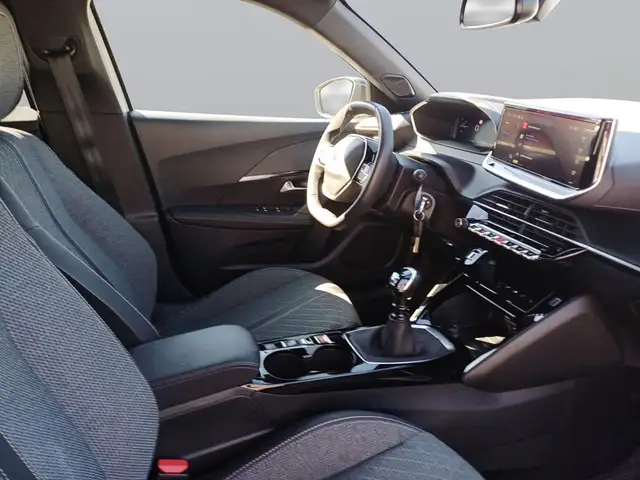 Peugeot 2008 view 11