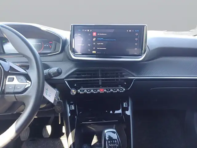 Peugeot 2008 view 12