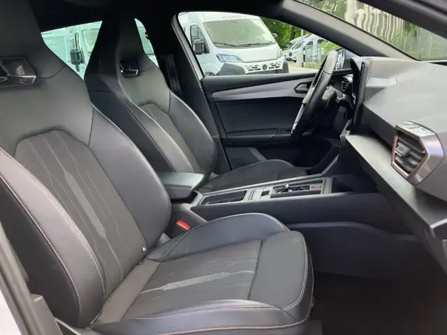 CUPRA Leon view 25