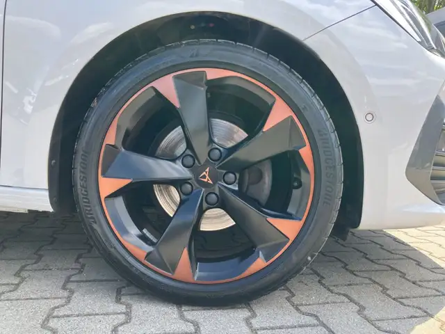 CUPRA Leon view 13