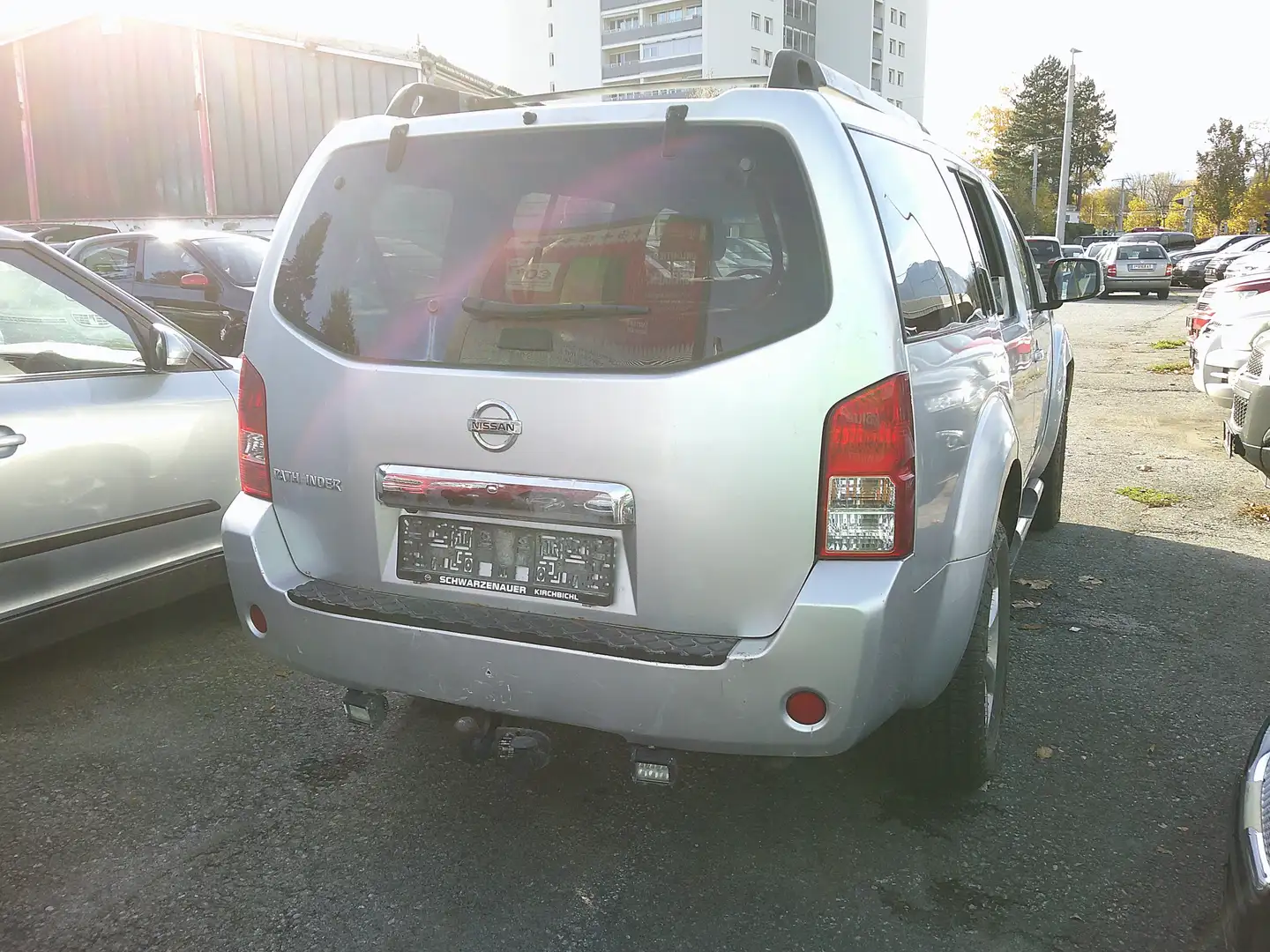 Nissan Pathfinder 2.5 dCi SE Grau - 2