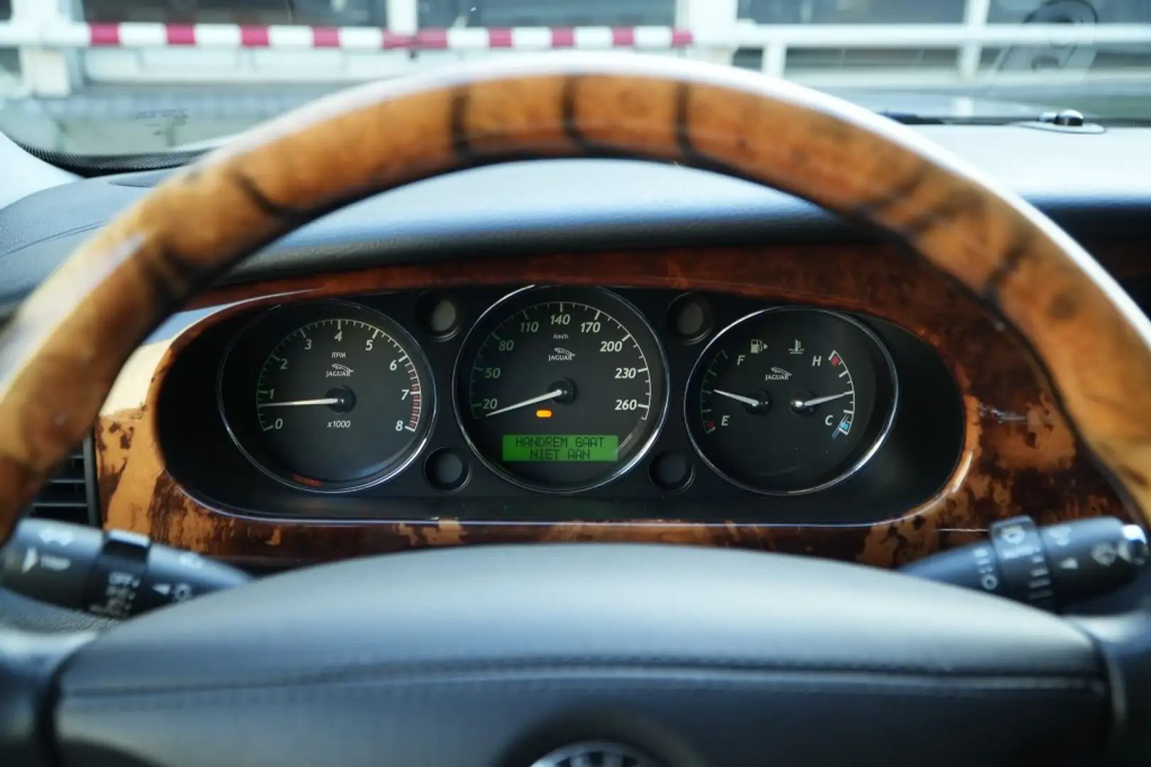 Jaguar XJ 4.2 V8 Sovereign Wit - 2