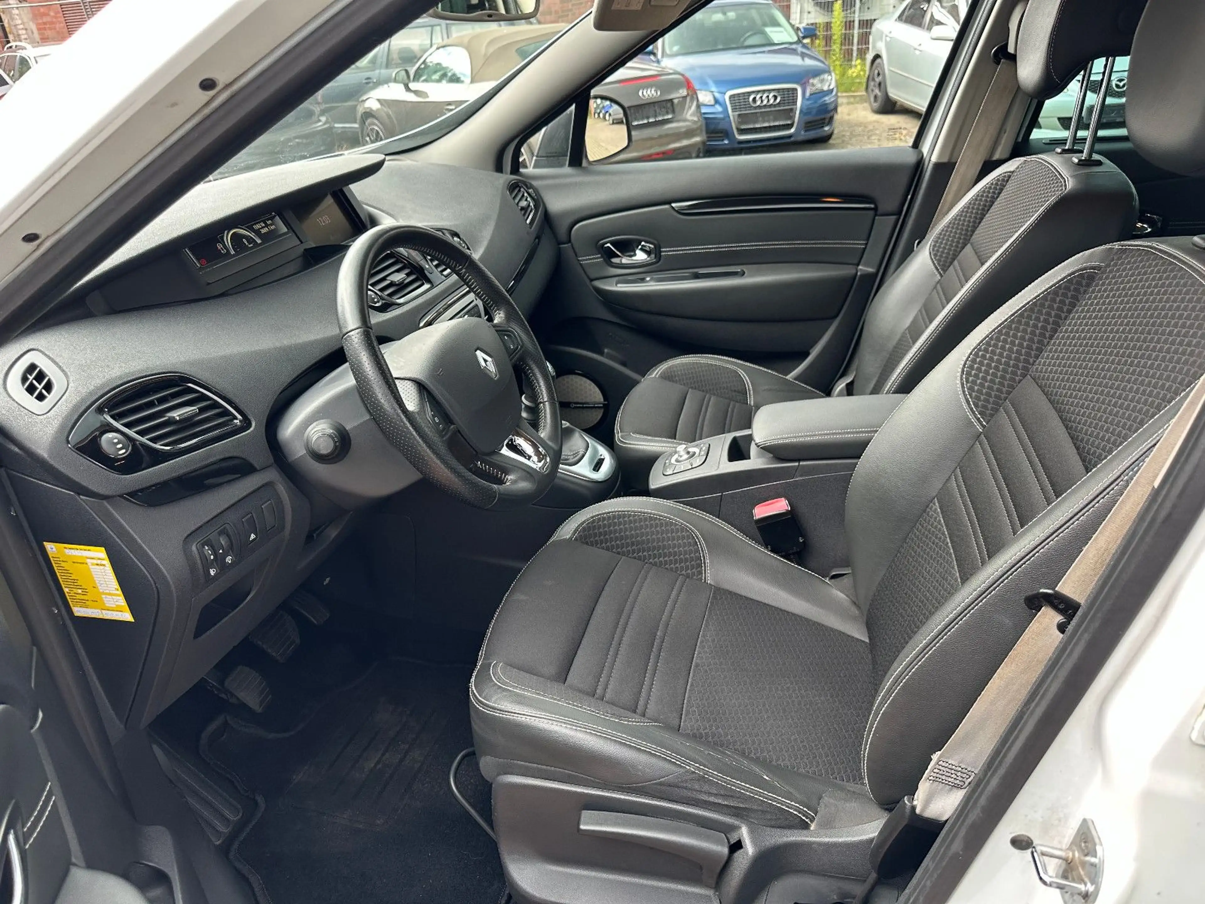 Renault Grand Scenic Scenic III 2.0 dCi Grand BOSE Edition/ 7-Sitzer — photo 9