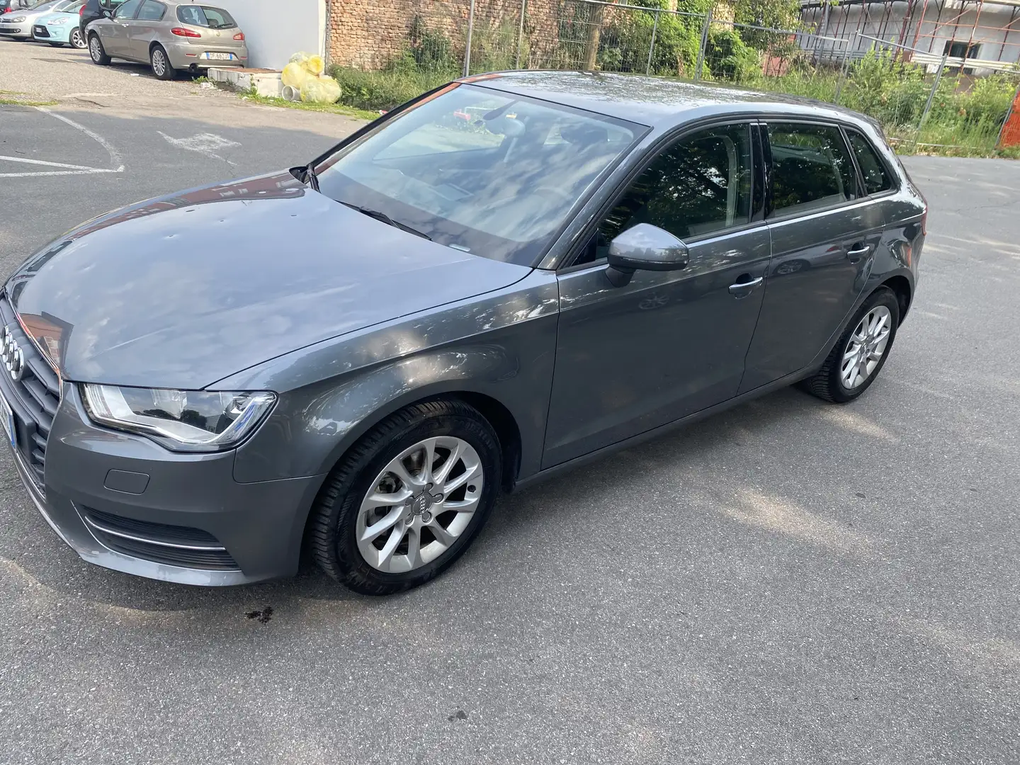 Audi A3 Sportback 1.6 tdie Attraction NEOPATENTATI Gris - 1