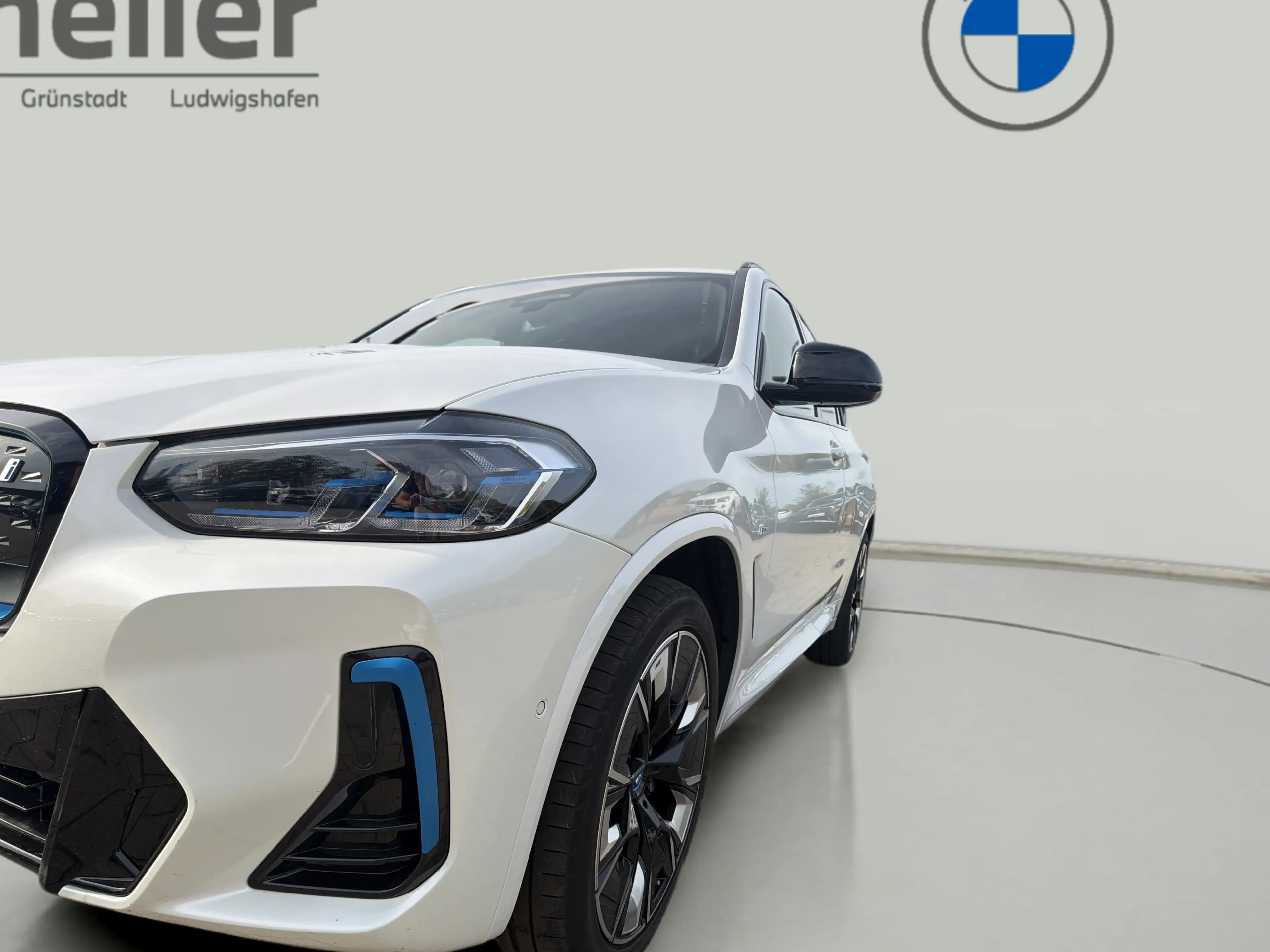 BMW iX3 M SPORT — photo 11