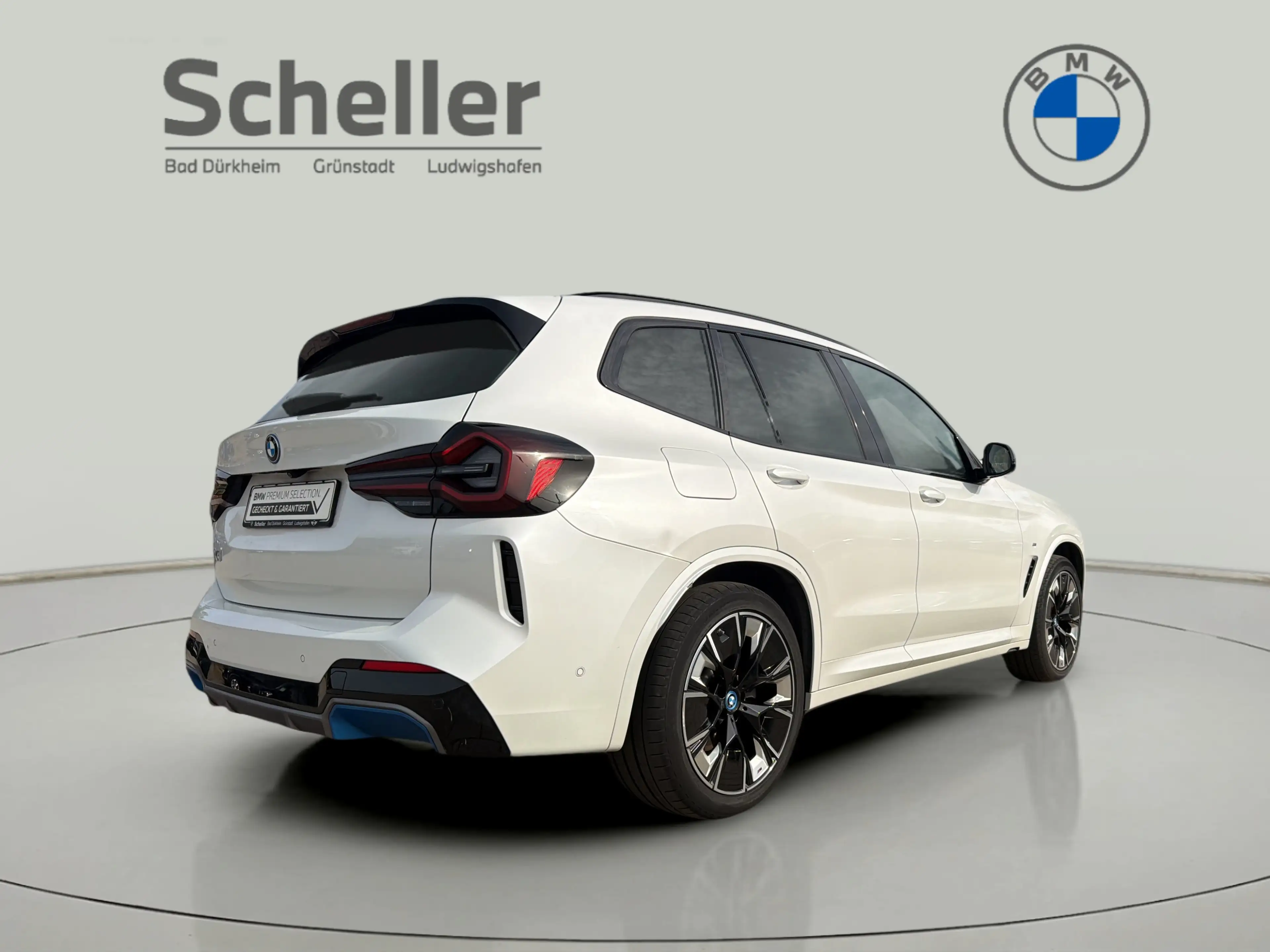 BMW iX3 M SPORT — photo 8