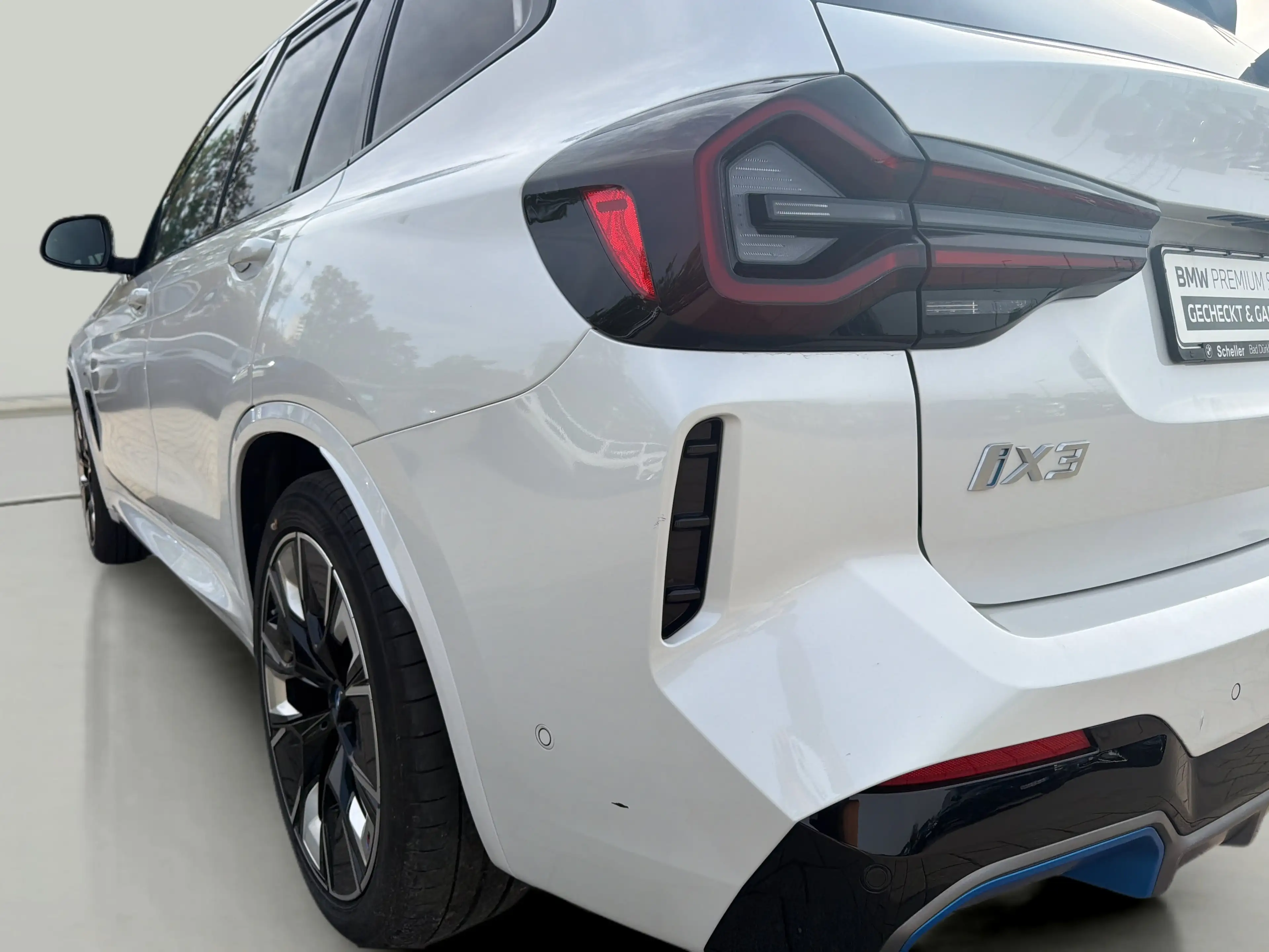 BMW iX3 M SPORT — photo 12