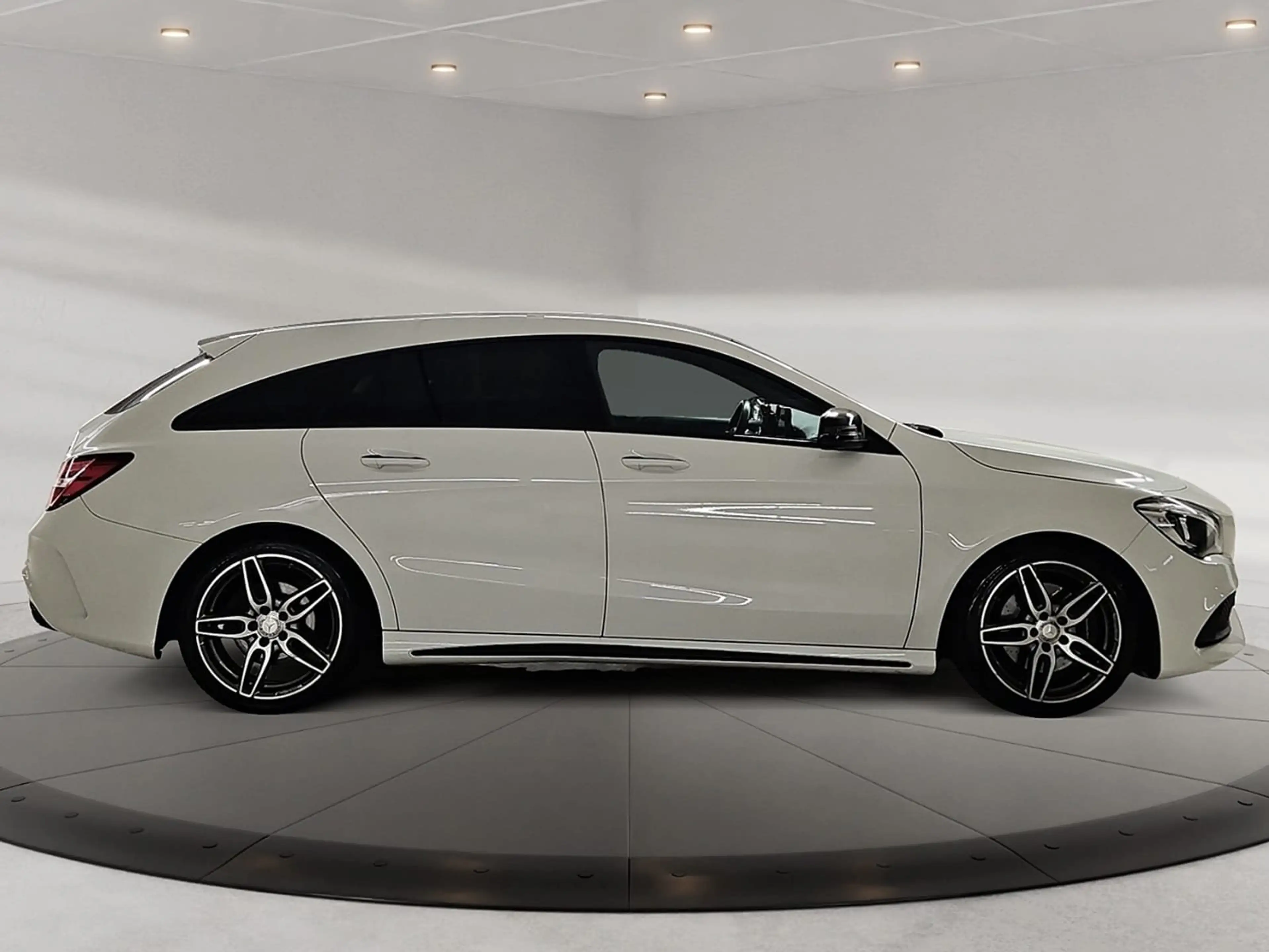 Mercedes-Benz CLA 220 4MATIC * AMG-EXKLUSIV * 2. BESITZ * KAMERA * AHK * — photo 6