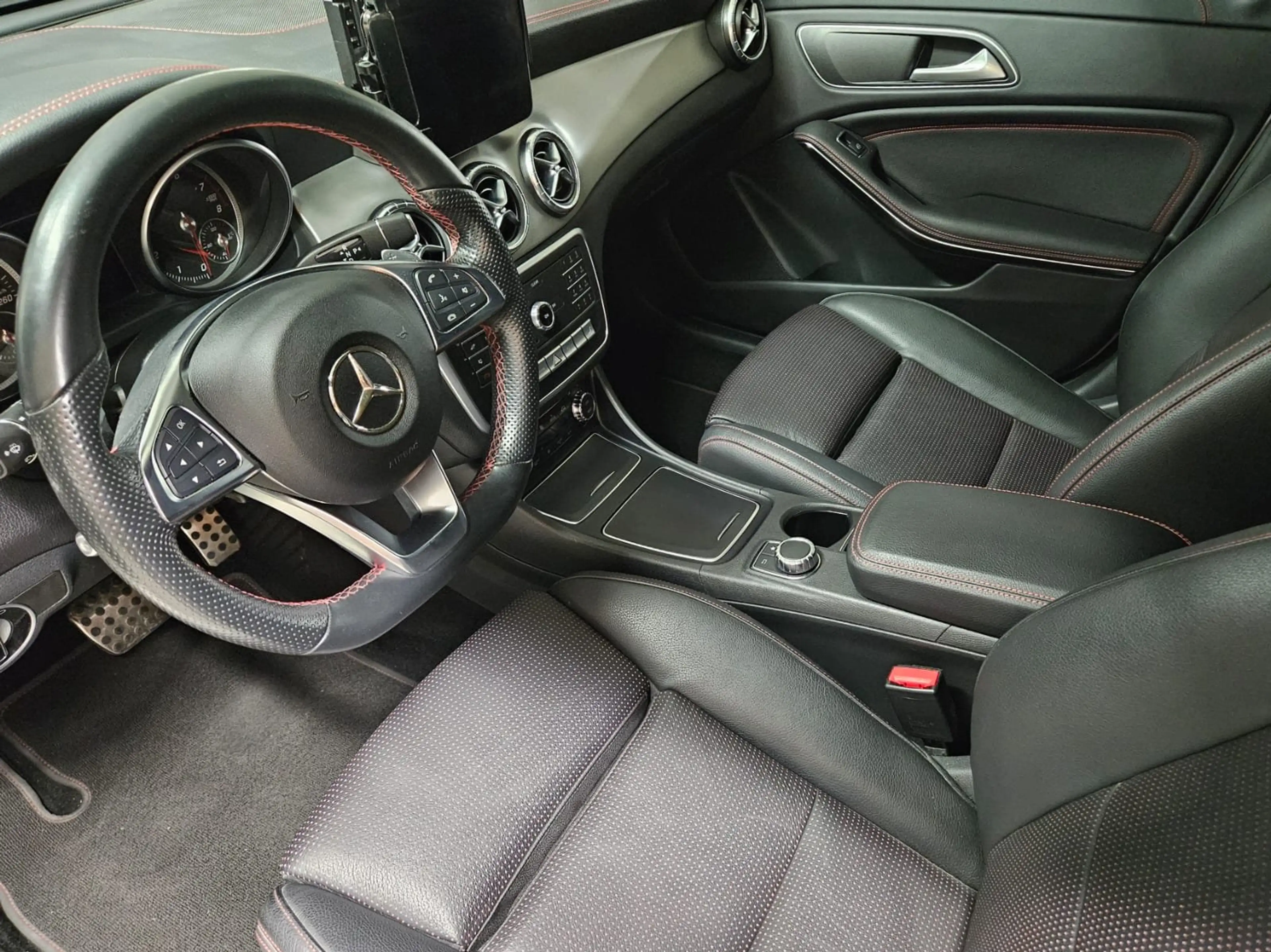 Mercedes-Benz CLA 220 4MATIC * AMG-EXKLUSIV * 2. BESITZ * KAMERA * AHK * — photo 10