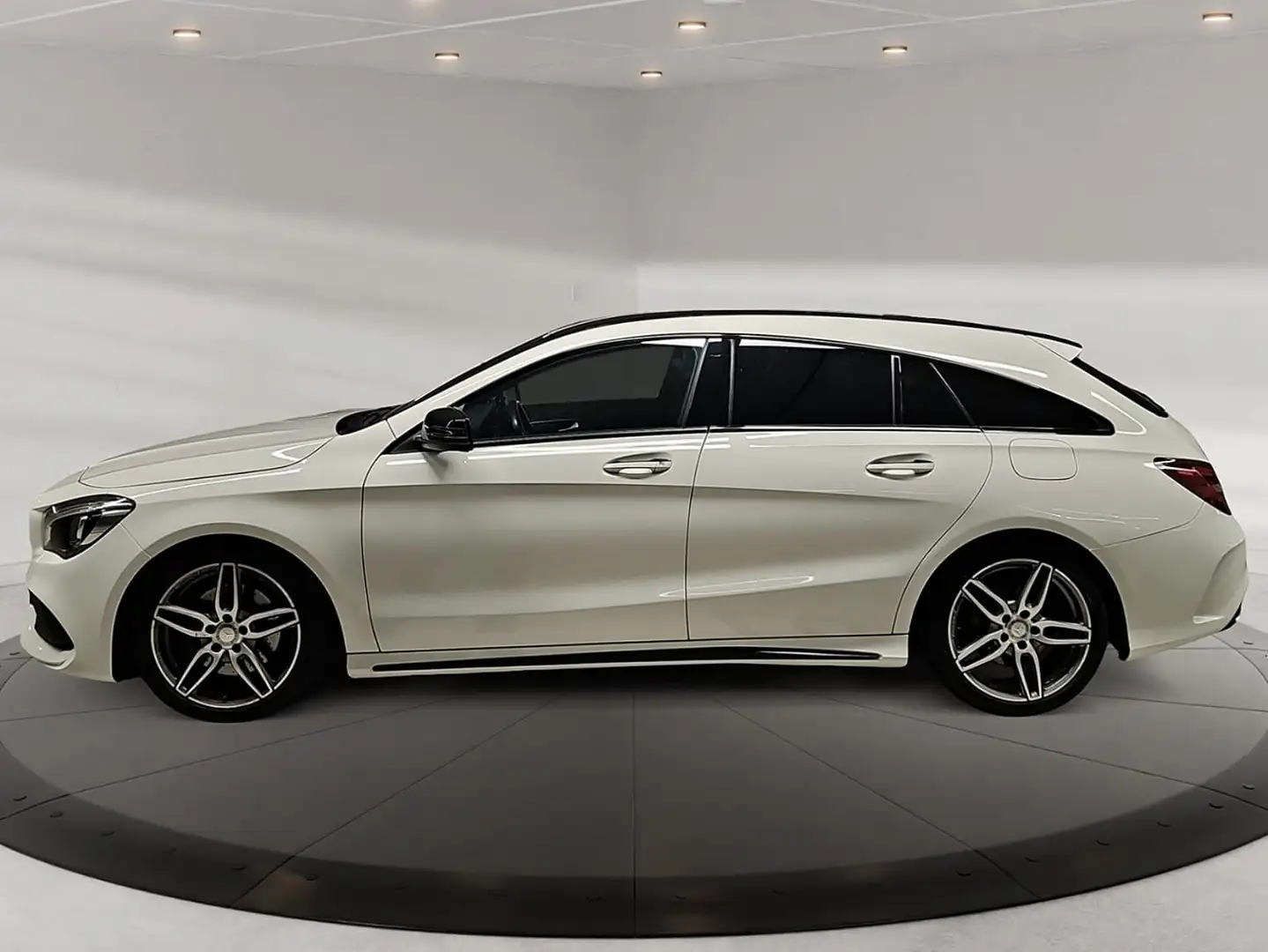 Mercedes-Benz CLA 220 4MATIC * AMG-EXKLUSIV * 2. BESITZ * KAMERA * AHK * Weiß - 2