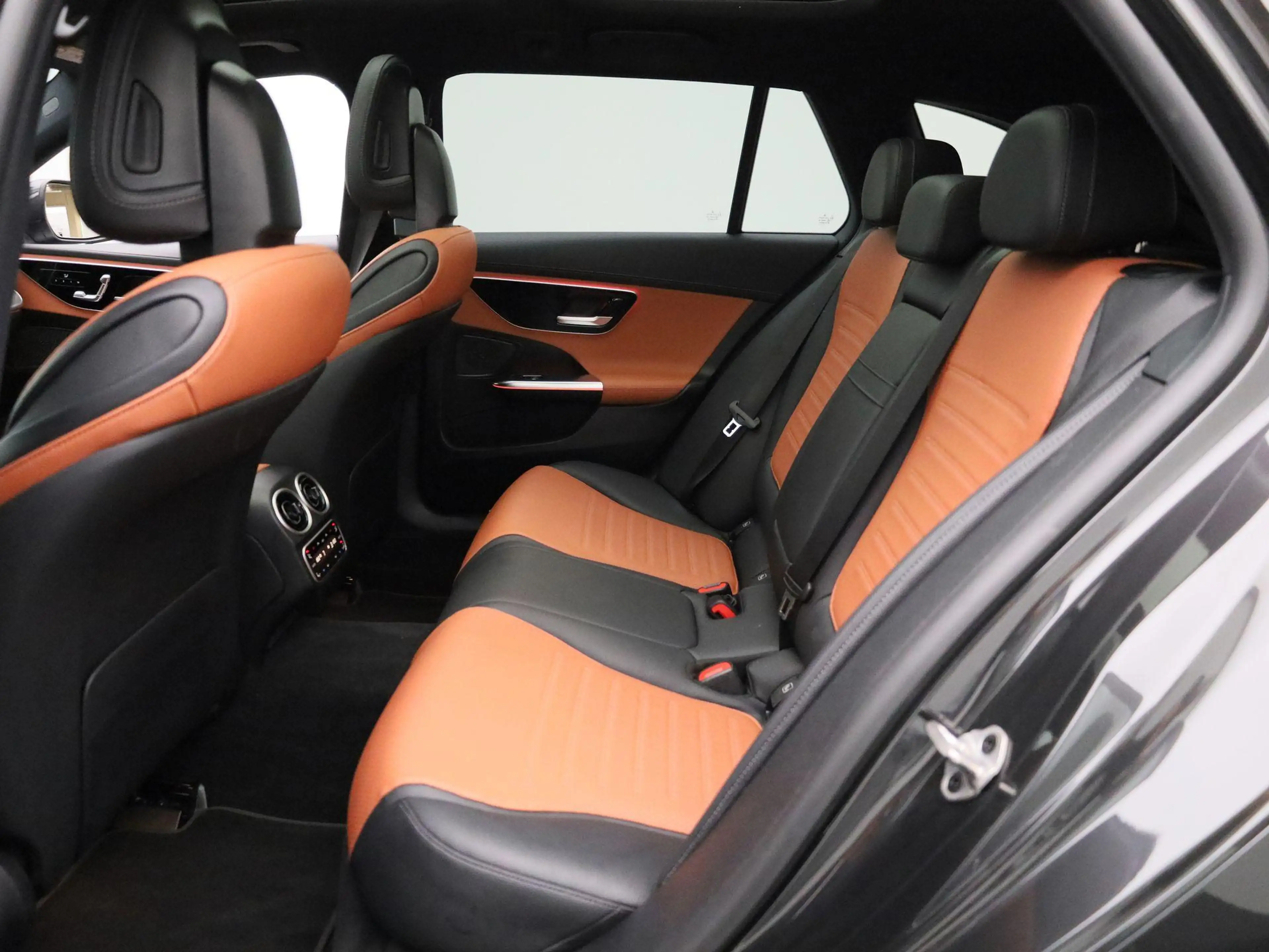 Mercedes-Benz C 200 Estate Launch Edition AMG Line — photo 13