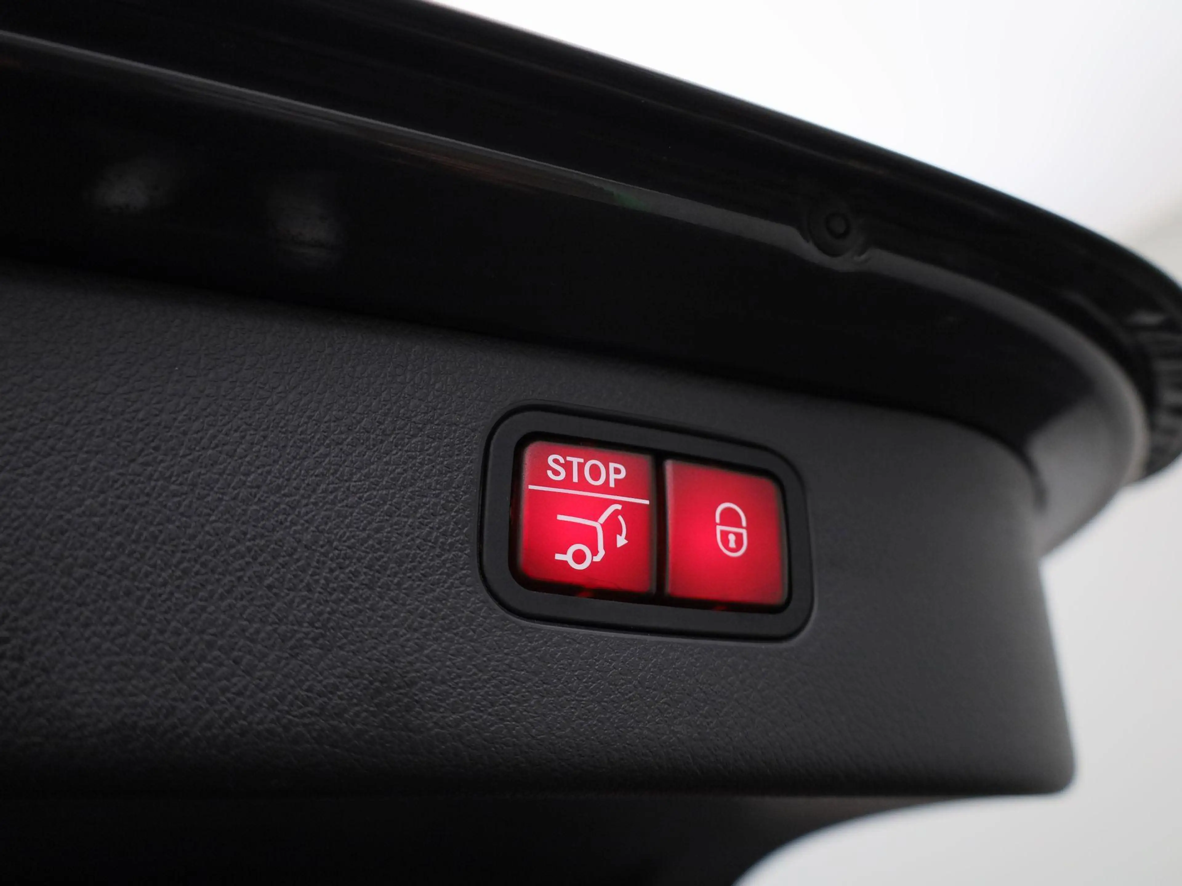 Mercedes-Benz C 200 Estate Launch Edition AMG Line — photo 15