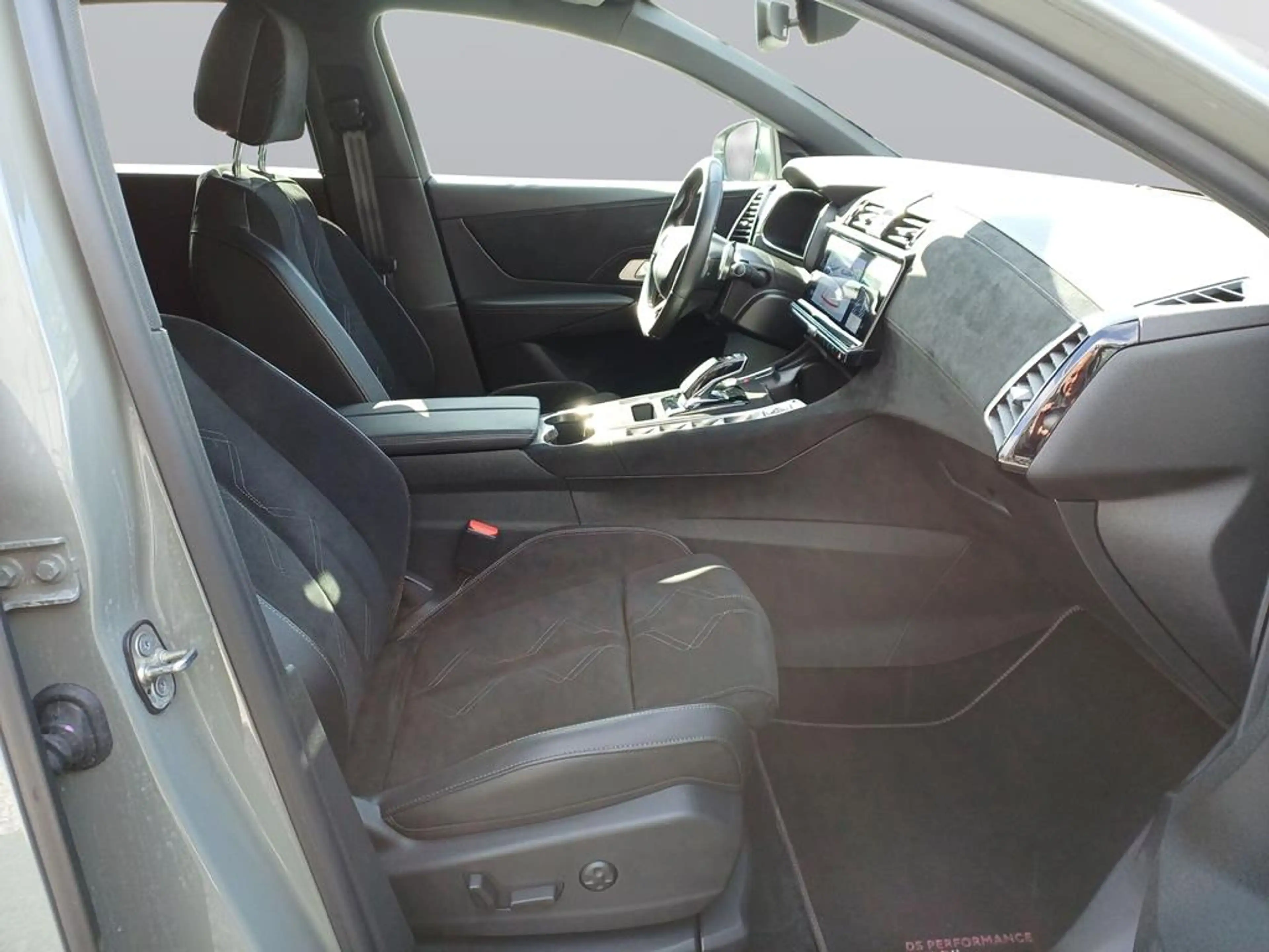 DS Automobiles DS 7 DS 7 PERFORMANCE LINE + BlueHDi 130 EAT8 — photo 10