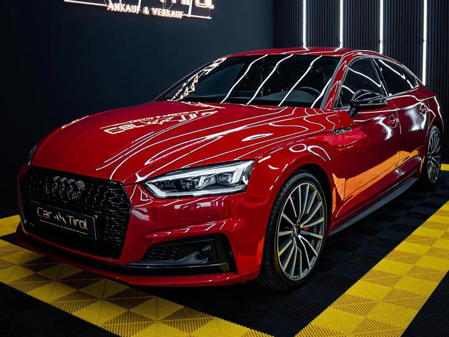 Audi A5 Sportback Quattro S-Line Rot - 1