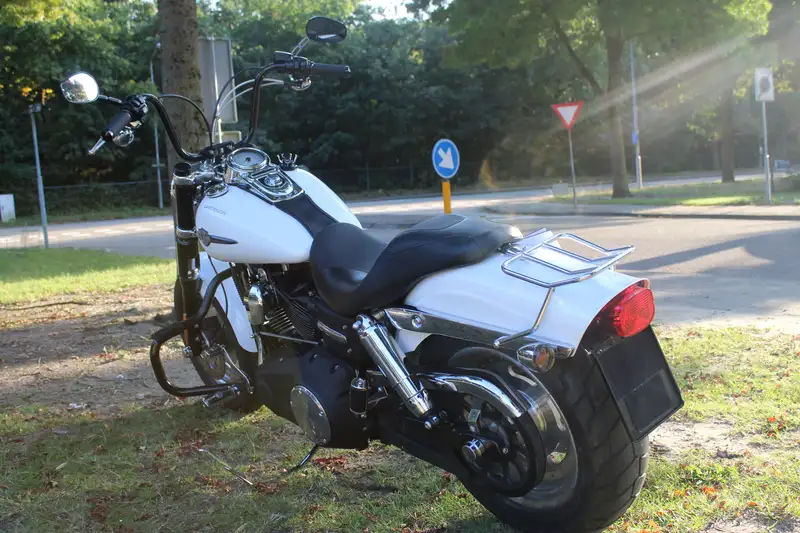 Harley-Davidson Dyna Fat Bob - foto 6