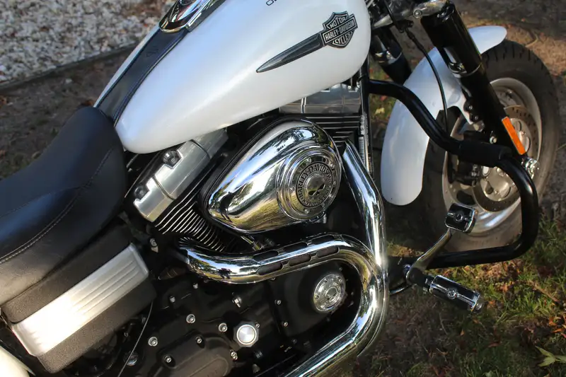 Harley-Davidson Dyna Fat Bob - foto 8