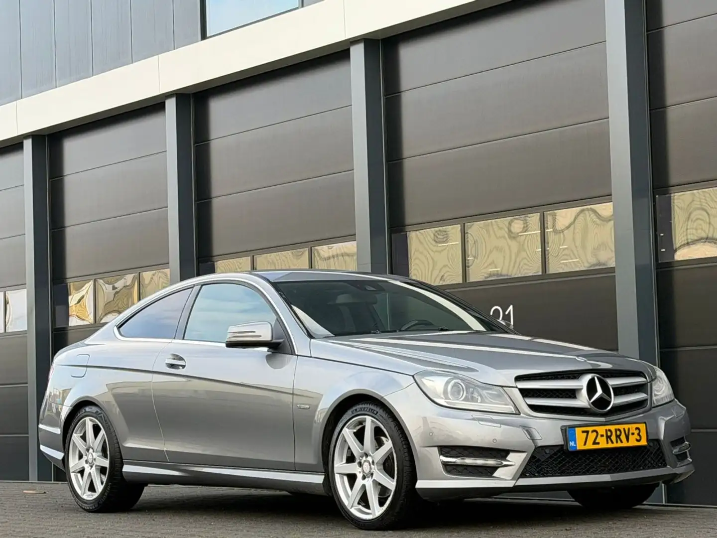 Mercedes-Benz C 220 Coupe CDI Navi Clima AUTOMAAT Grijs - 2