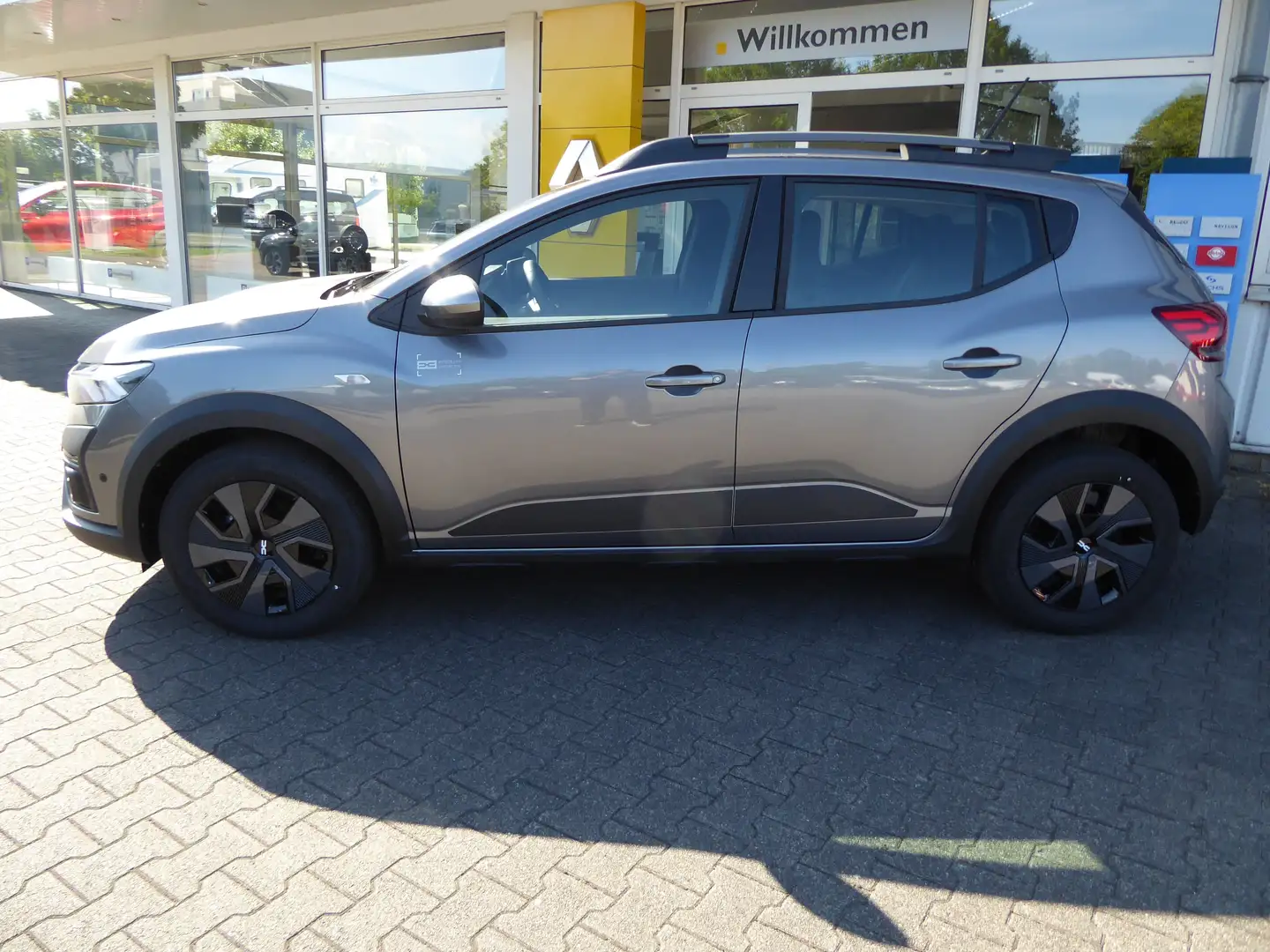 Dacia Sandero Stepway TCe 90 CVT Extreme Kamera Navi Grijs - 2