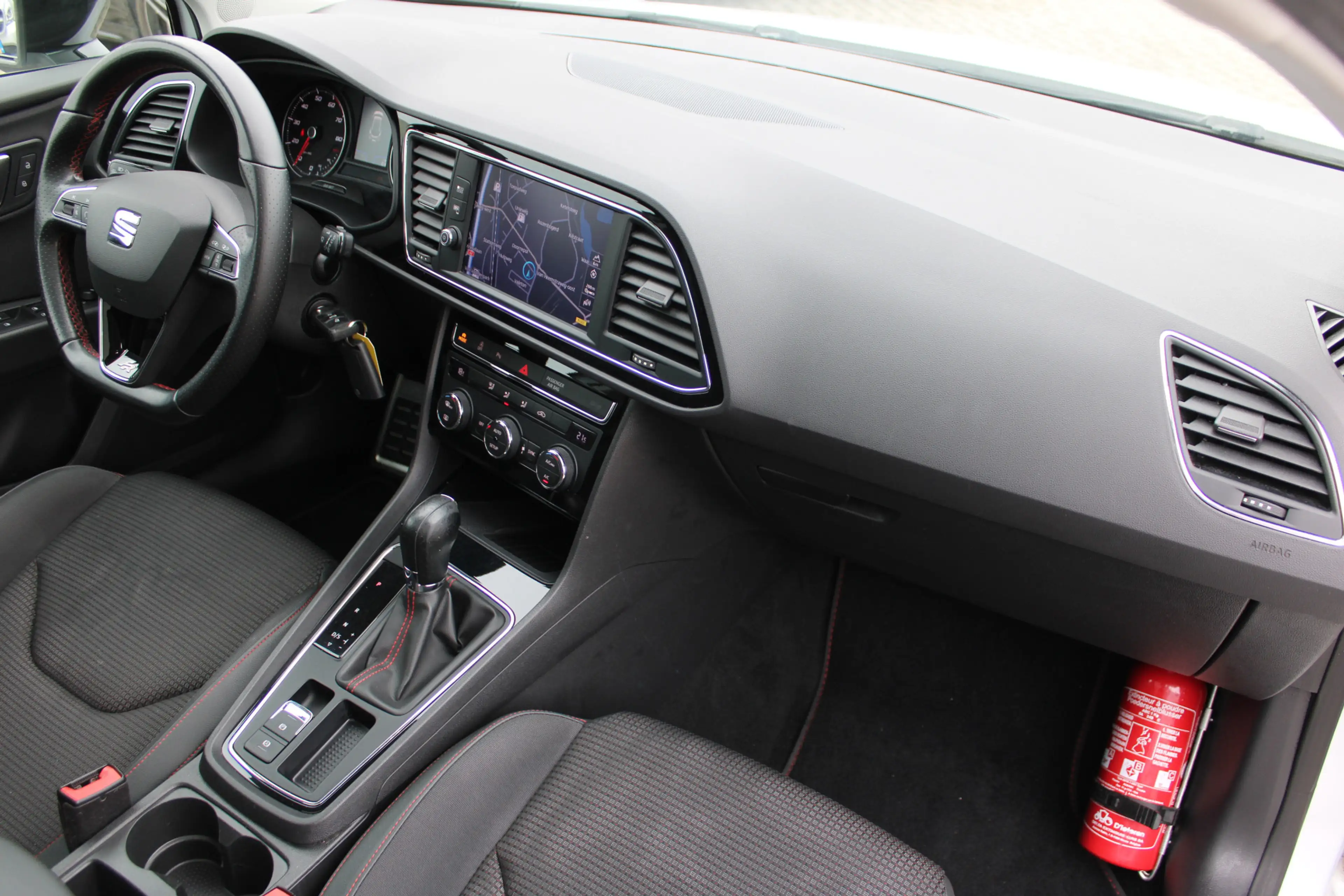 SEAT Leon ST 1.5 TSI FR Business Intense PANORAMADAK ACC — photo 17