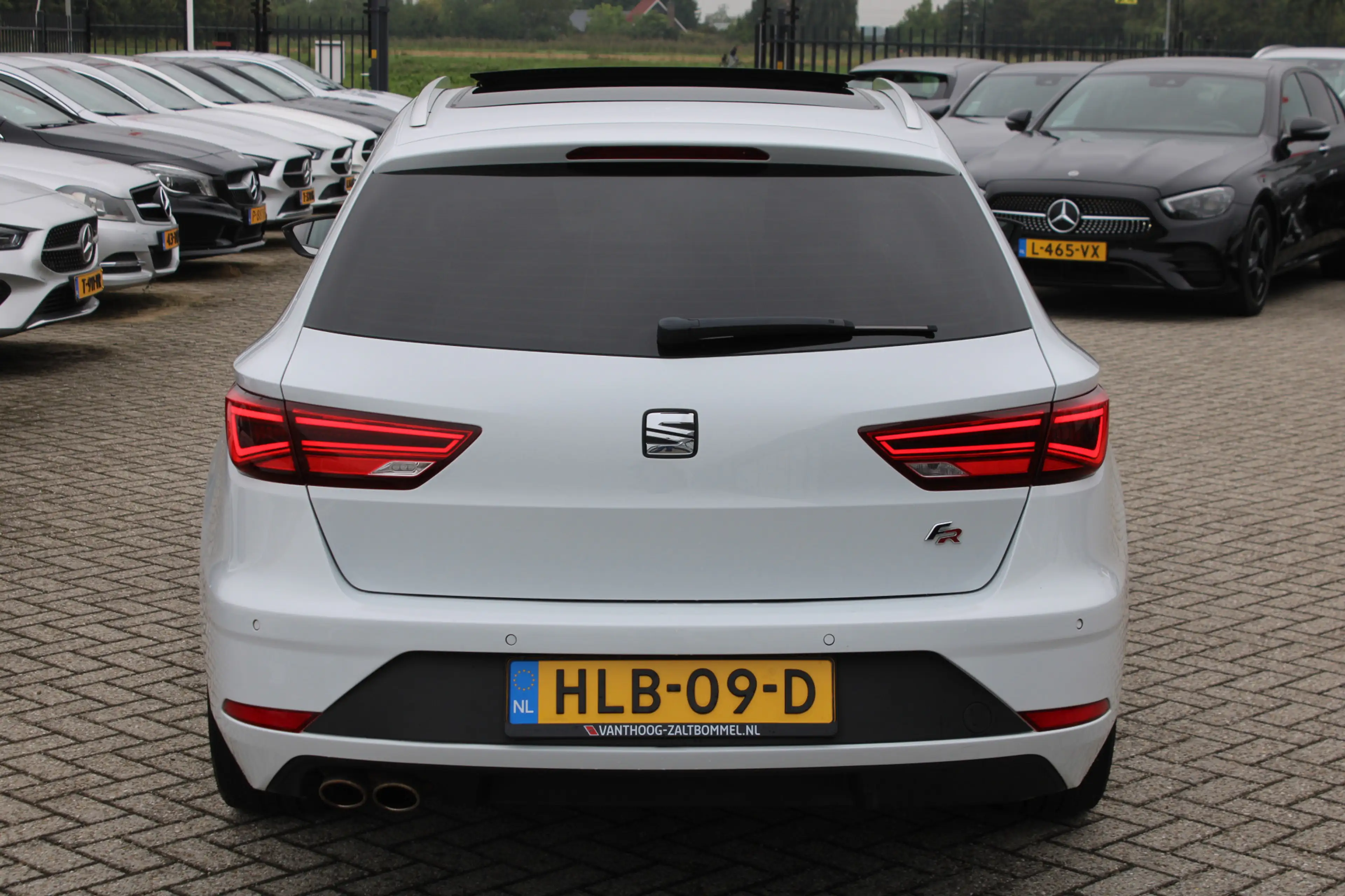 SEAT Leon ST 1.5 TSI FR Business Intense PANORAMADAK ACC — photo 4