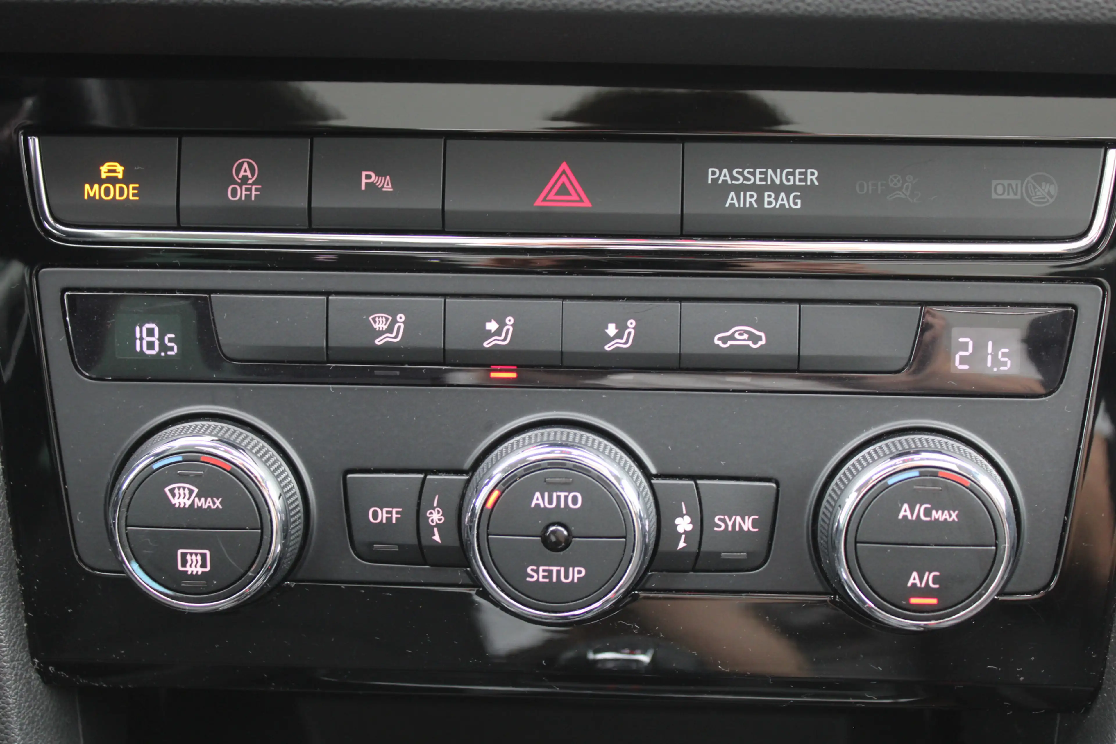 SEAT Leon ST 1.5 TSI FR Business Intense PANORAMADAK ACC — photo 22