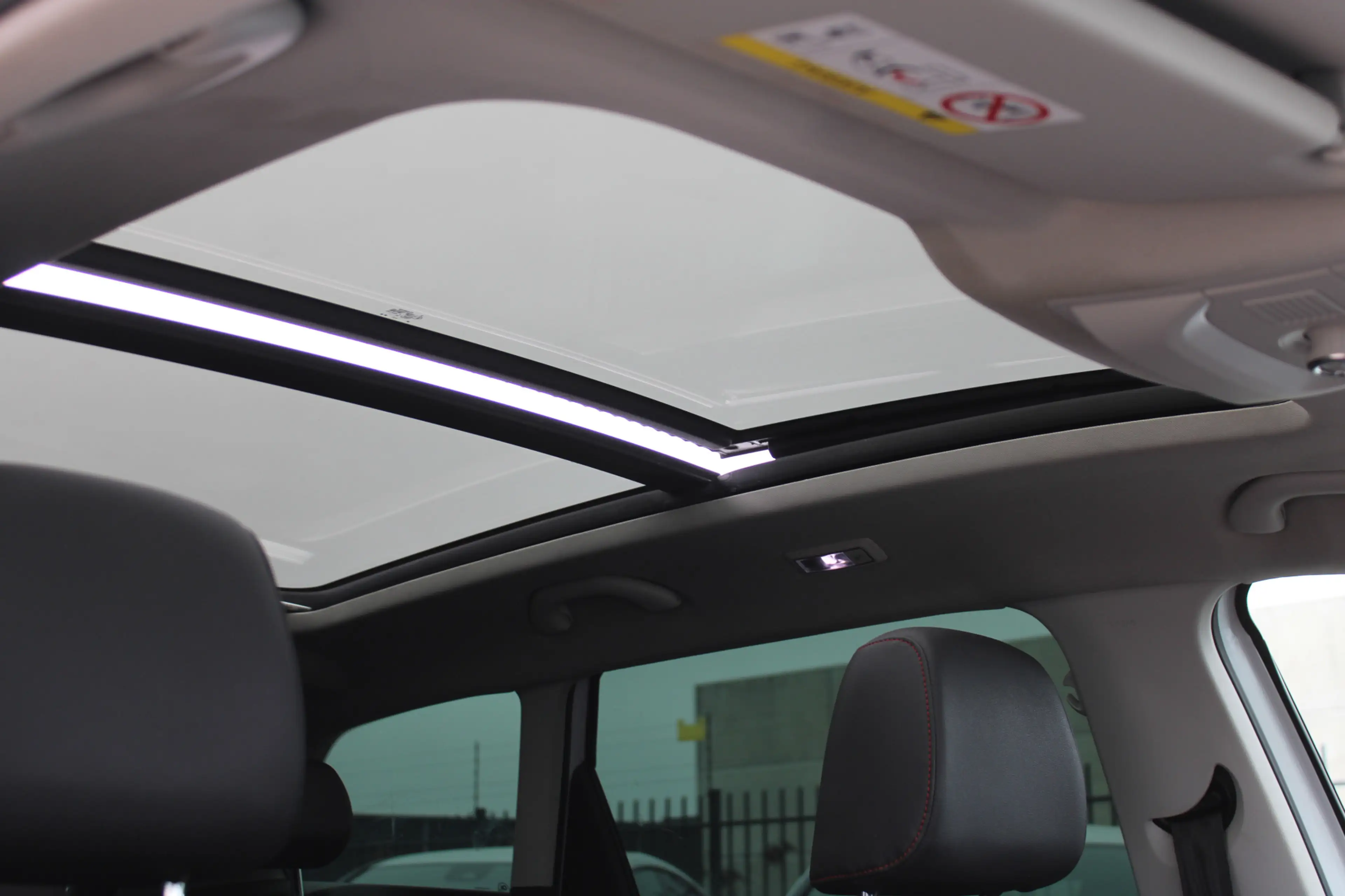 SEAT Leon ST 1.5 TSI FR Business Intense PANORAMADAK ACC — photo 14
