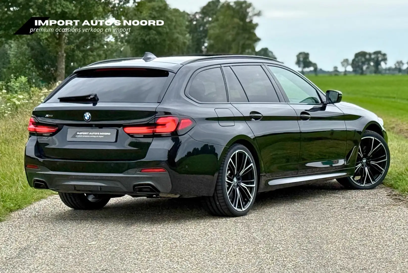 BMW 530 5-serie 530e xDrive touring M sport Pano ACC Harma Zwart - 2